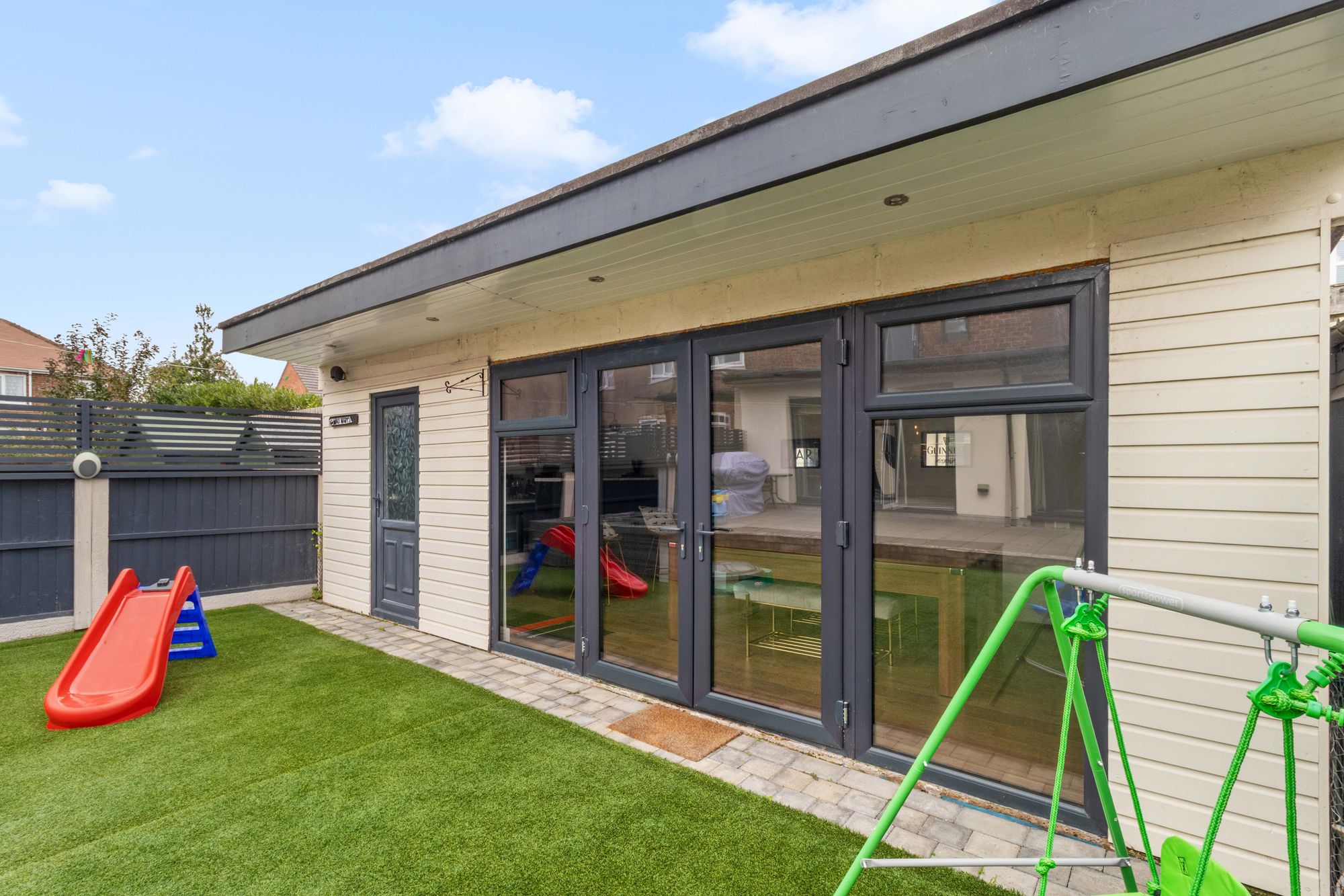 Moseley Avenue, Warrington