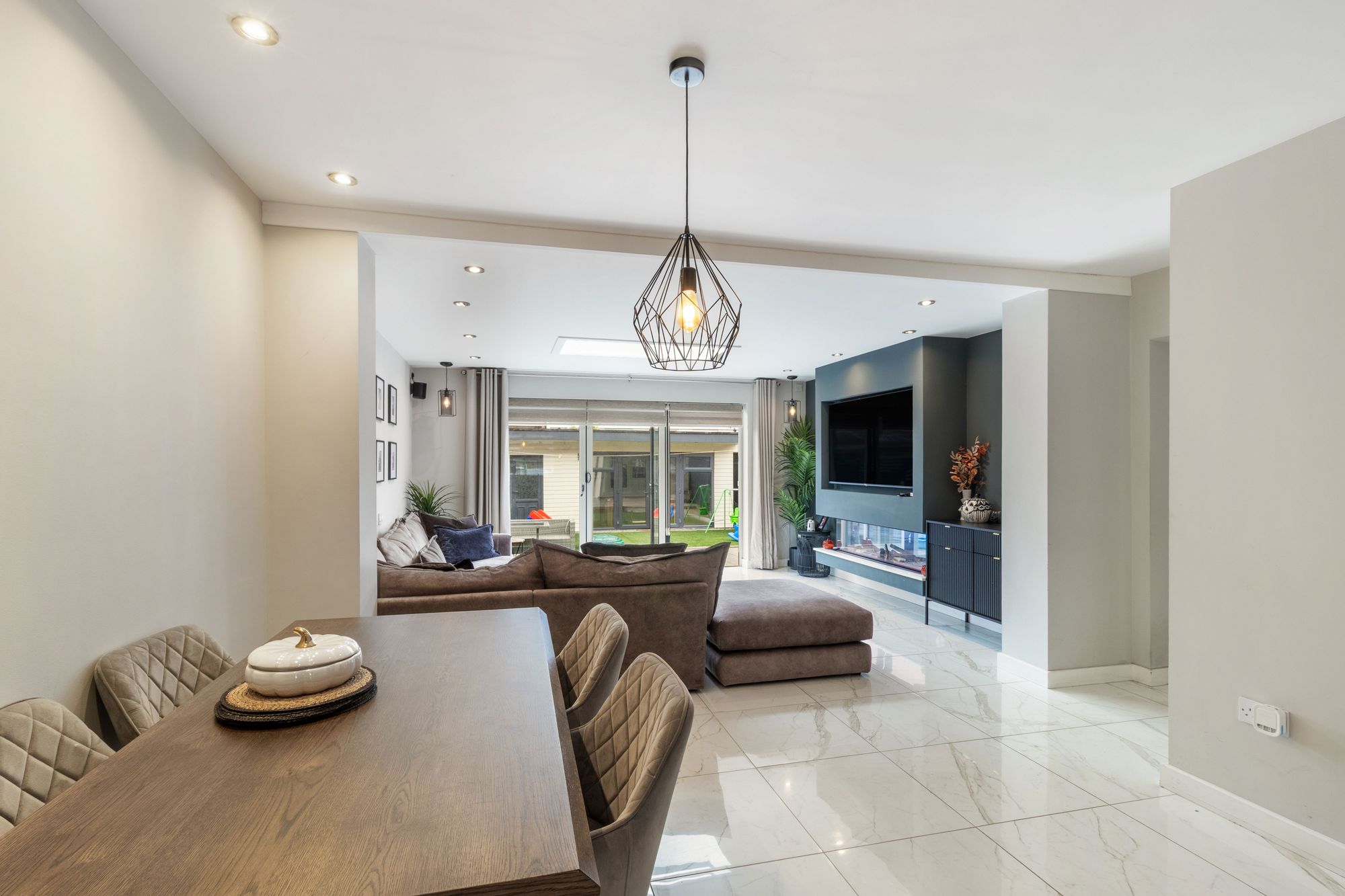 Moseley Avenue, Warrington