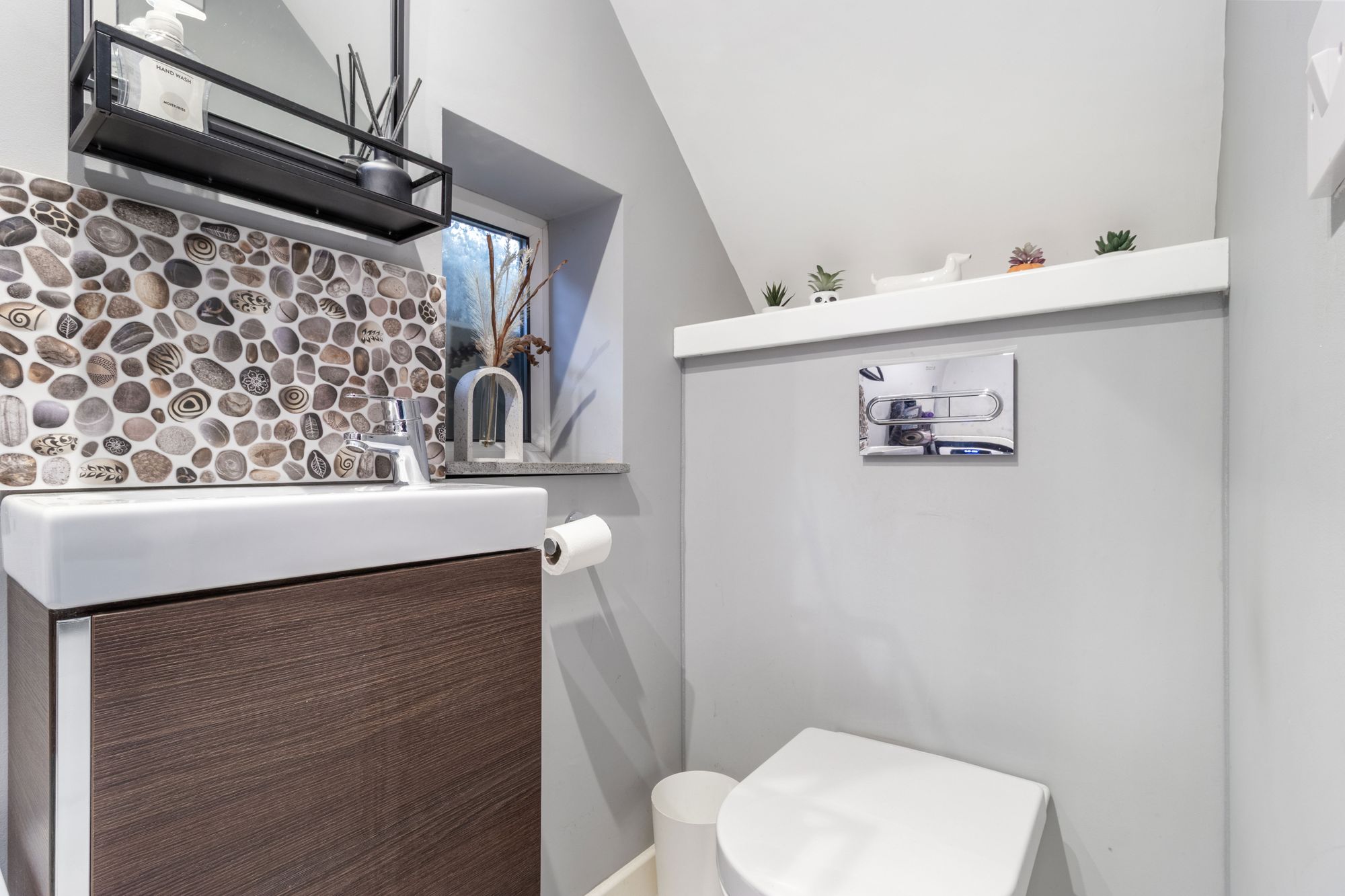 Moseley Avenue, Warrington