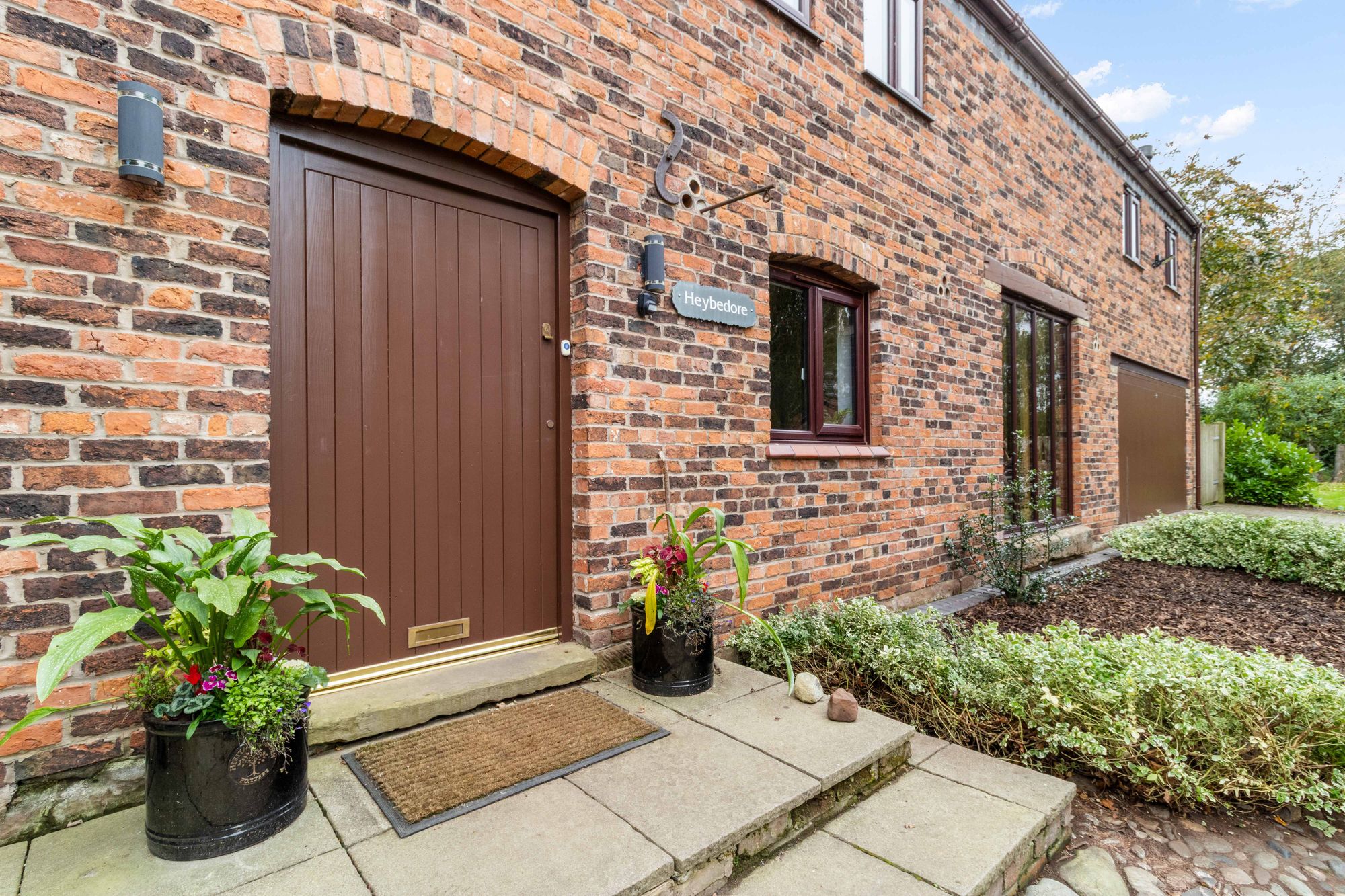 Keckwick Lane, Daresbury, WA4