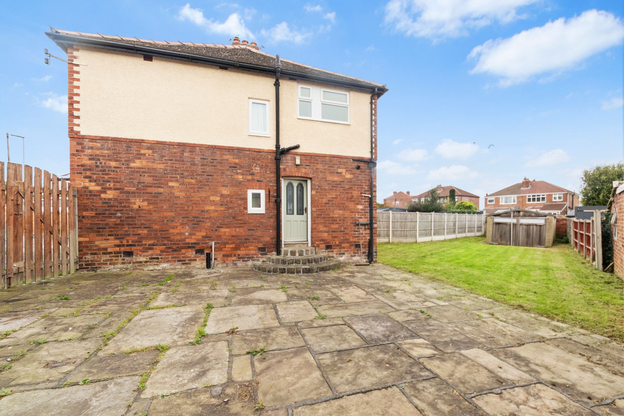 Lyndon Grove, Runcorn