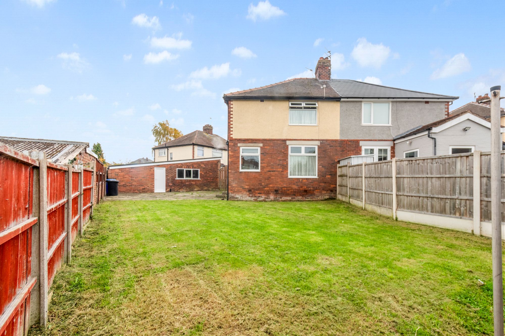 Lyndon Grove, Runcorn