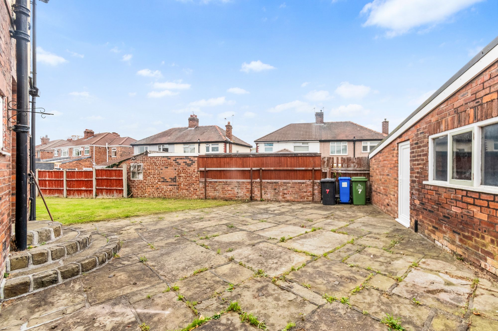 Lyndon Grove, Runcorn