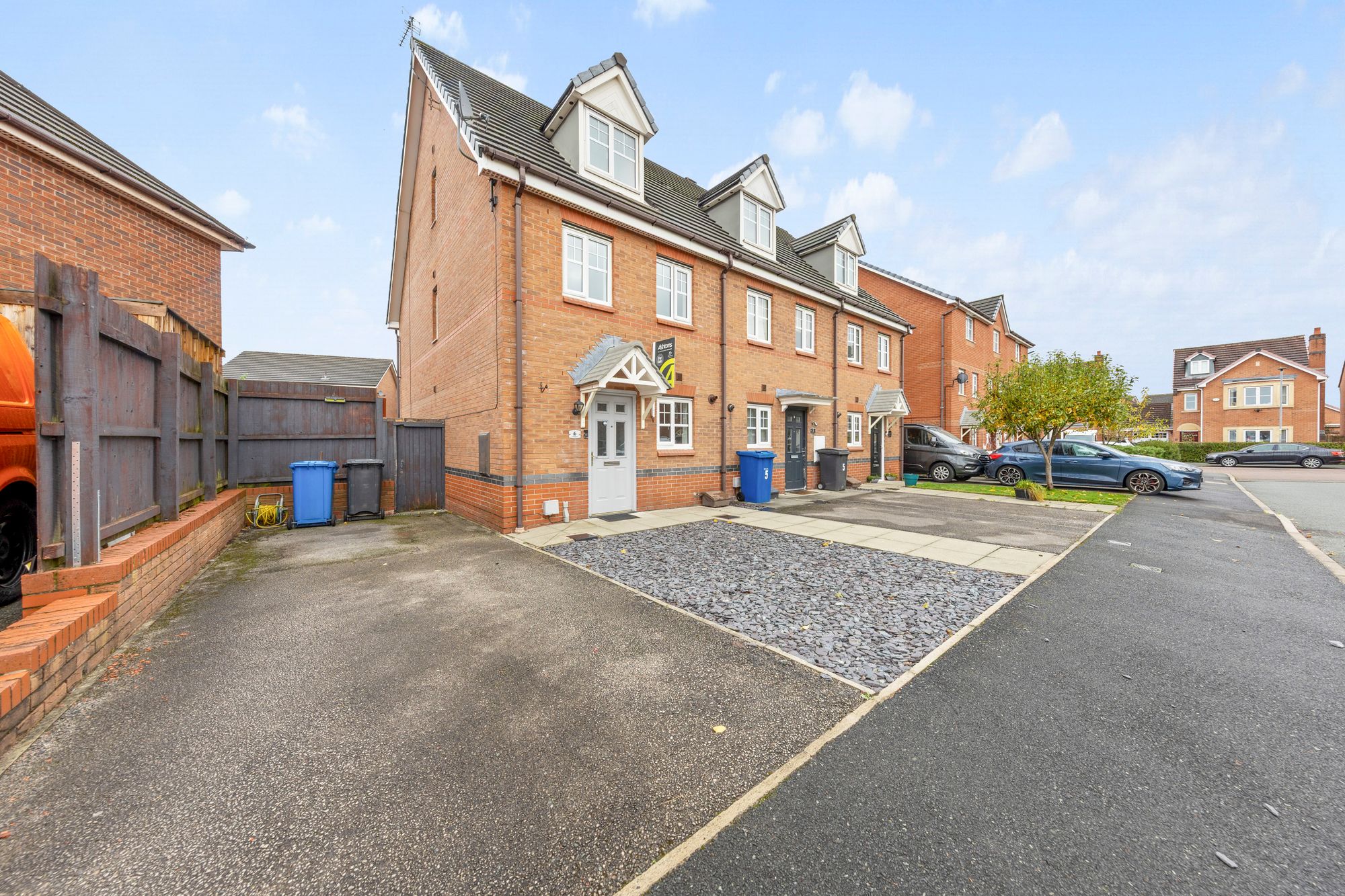 Larkspur Grove, Warrington