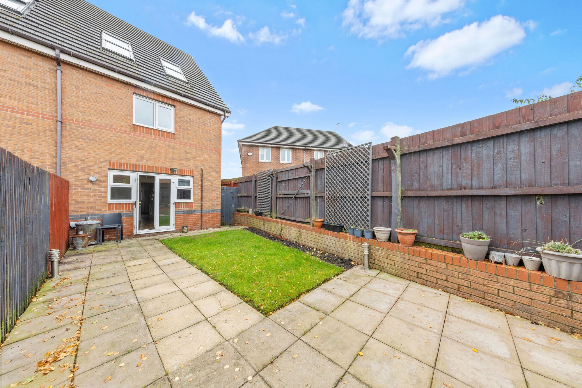 Larkspur Grove, Warrington