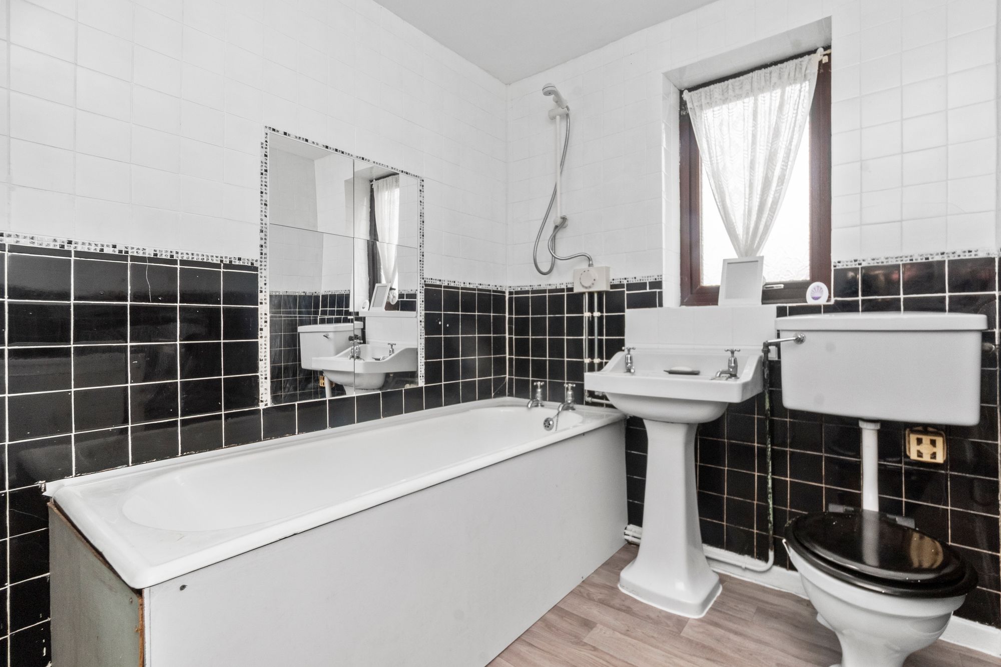 Neills Road, Bold, WA9