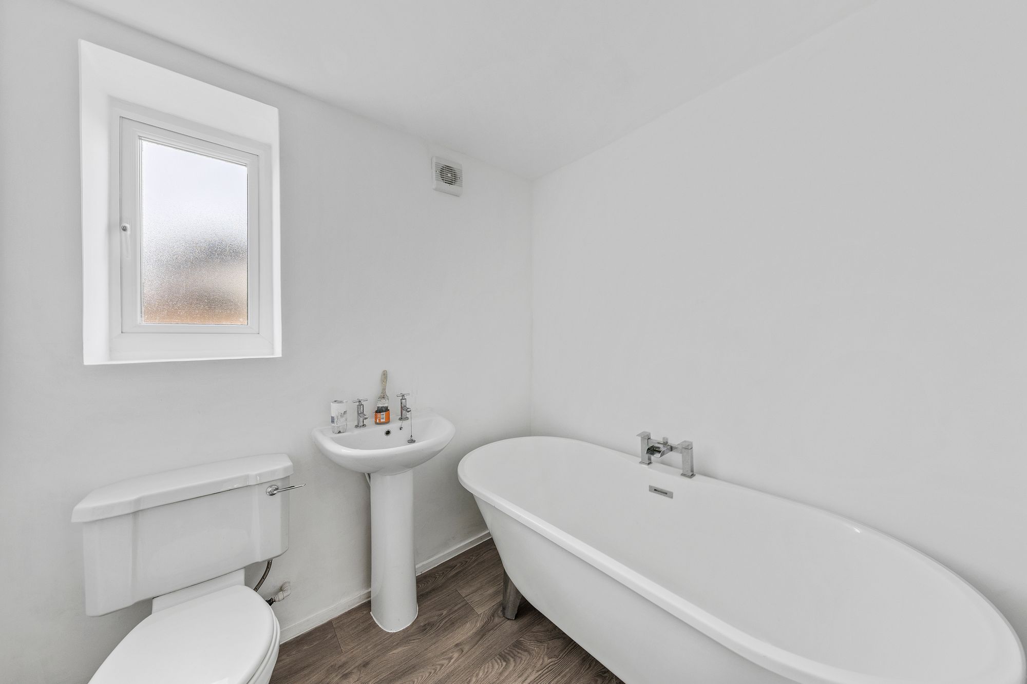 Greymist Avenue, Woolston, WA1