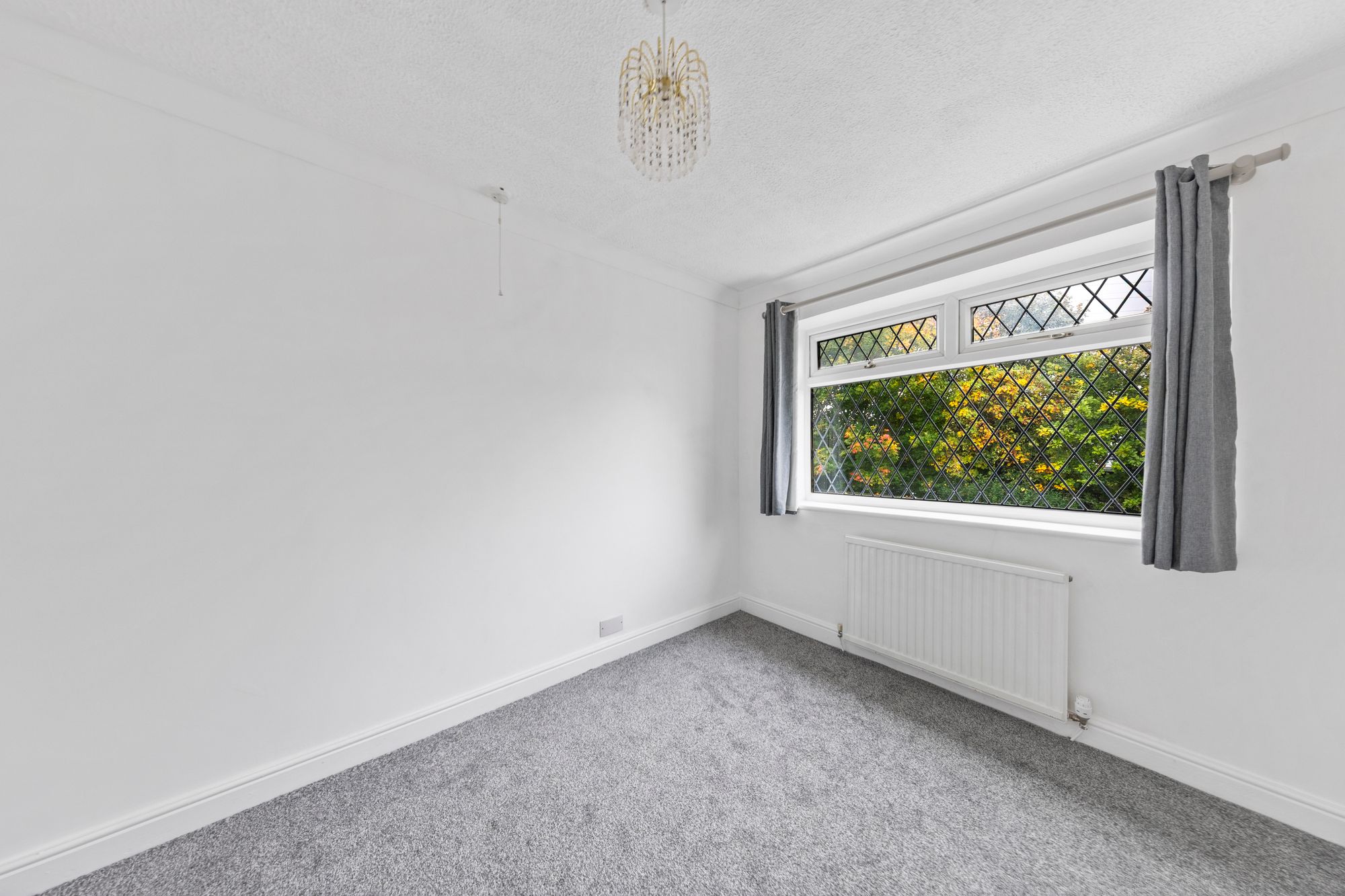 Greymist Avenue, Woolston, WA1