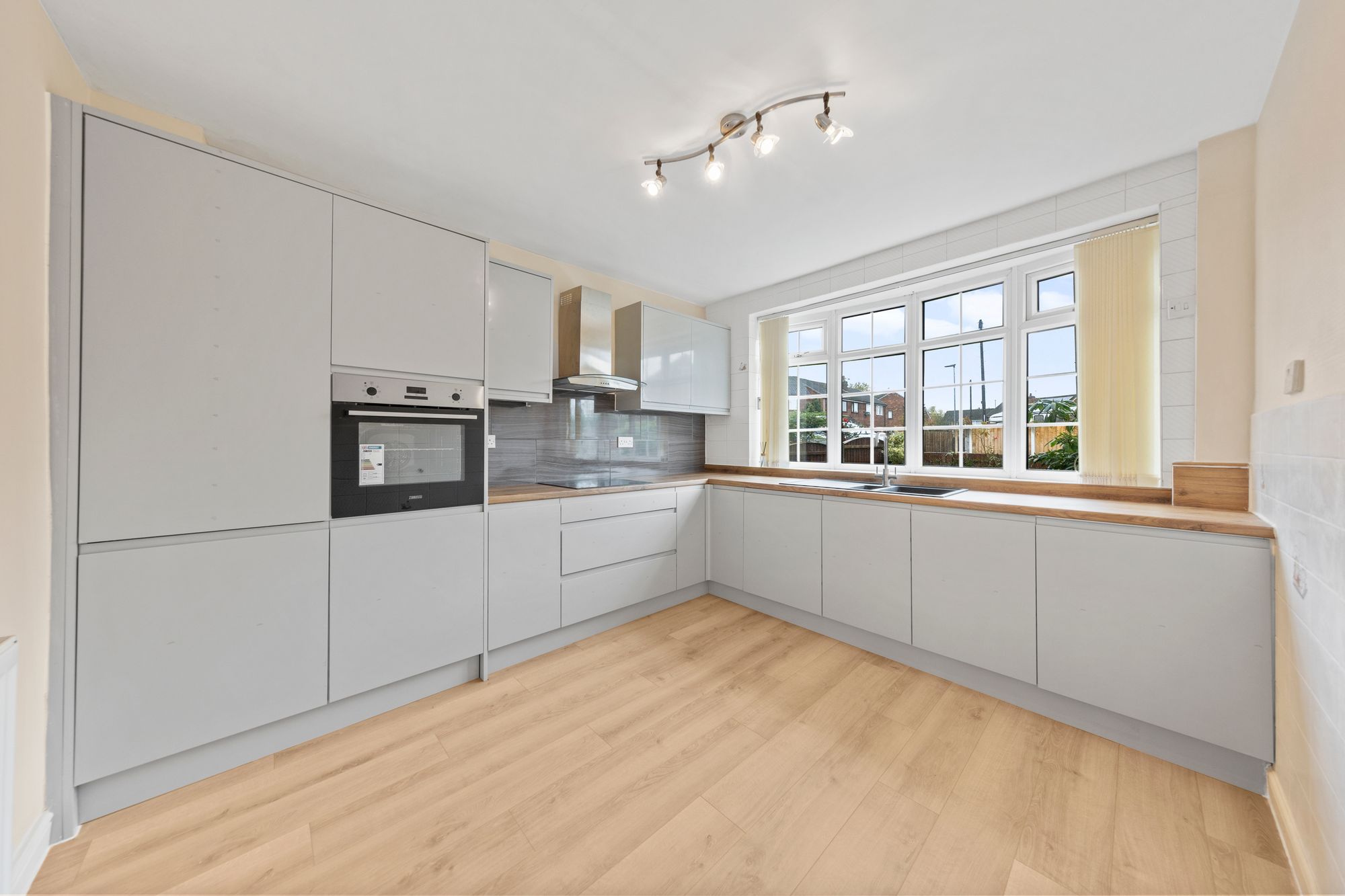 Greymist Avenue, Woolston, WA1