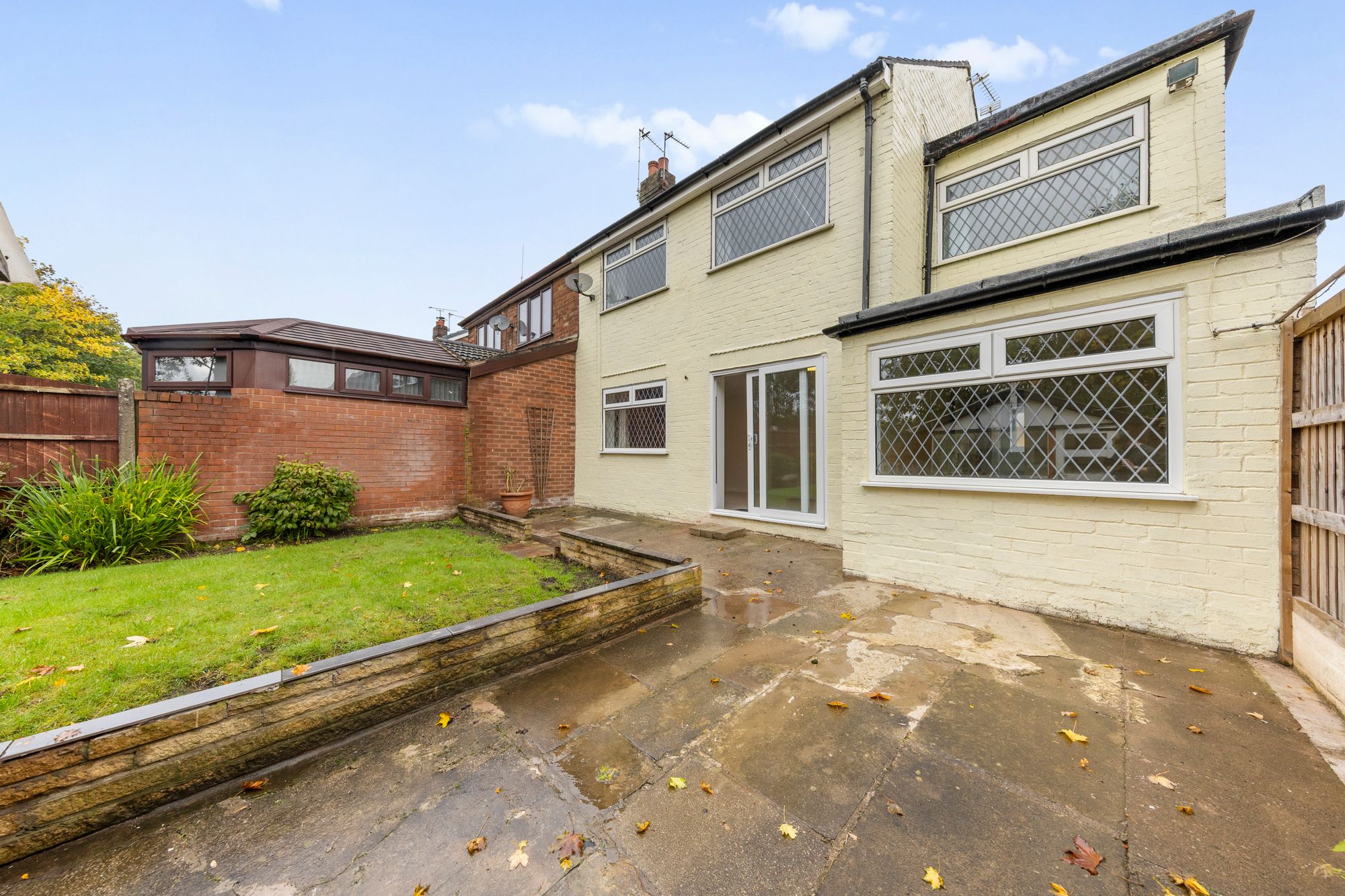 Greymist Avenue, Woolston, WA1