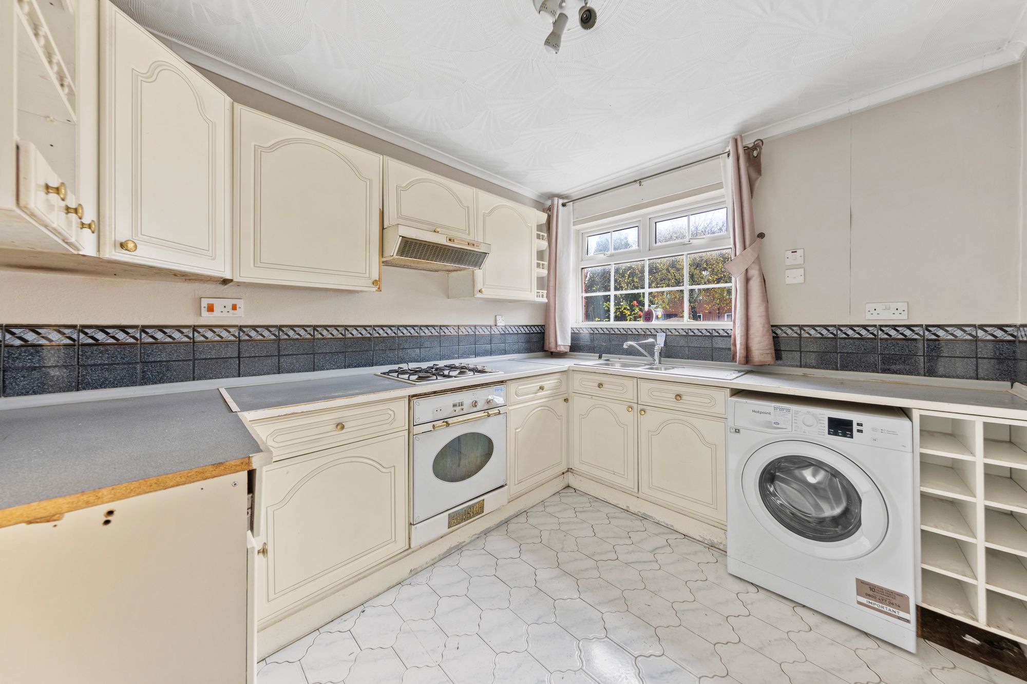 Waywell Close, Fearnhead, WA2