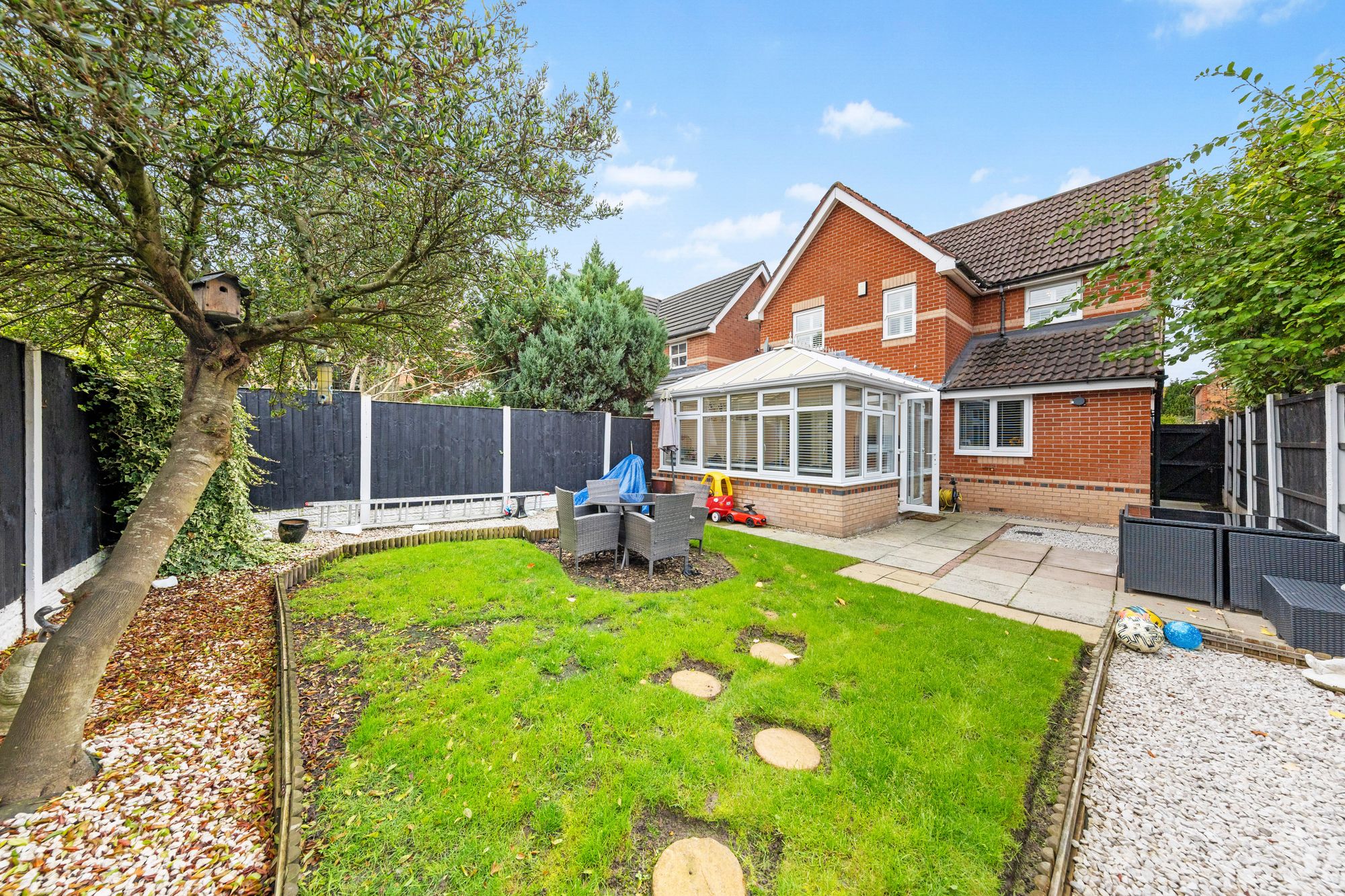 Elmsett Close, Great Sankey, WA5