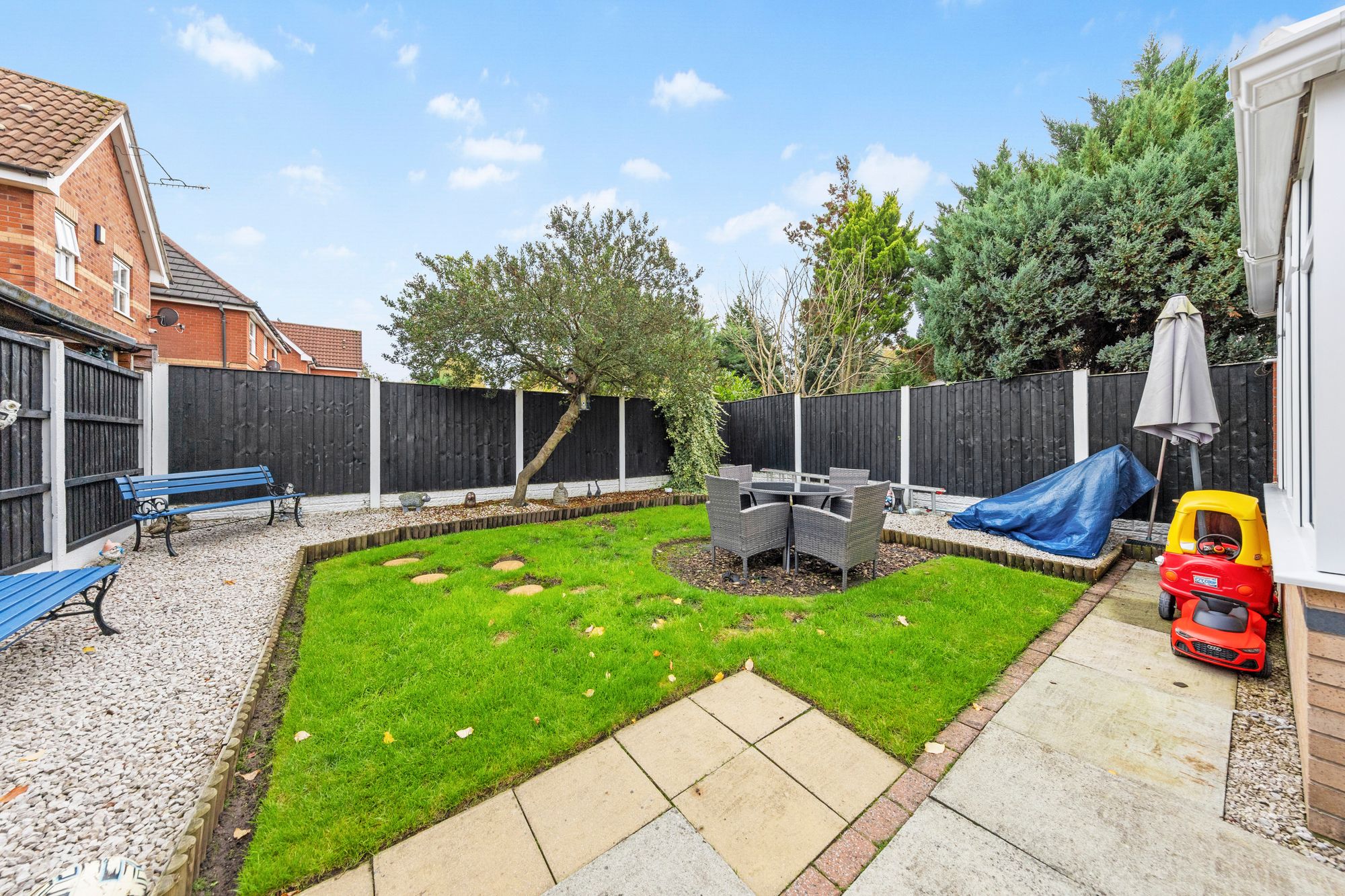 Elmsett Close, Great Sankey, WA5