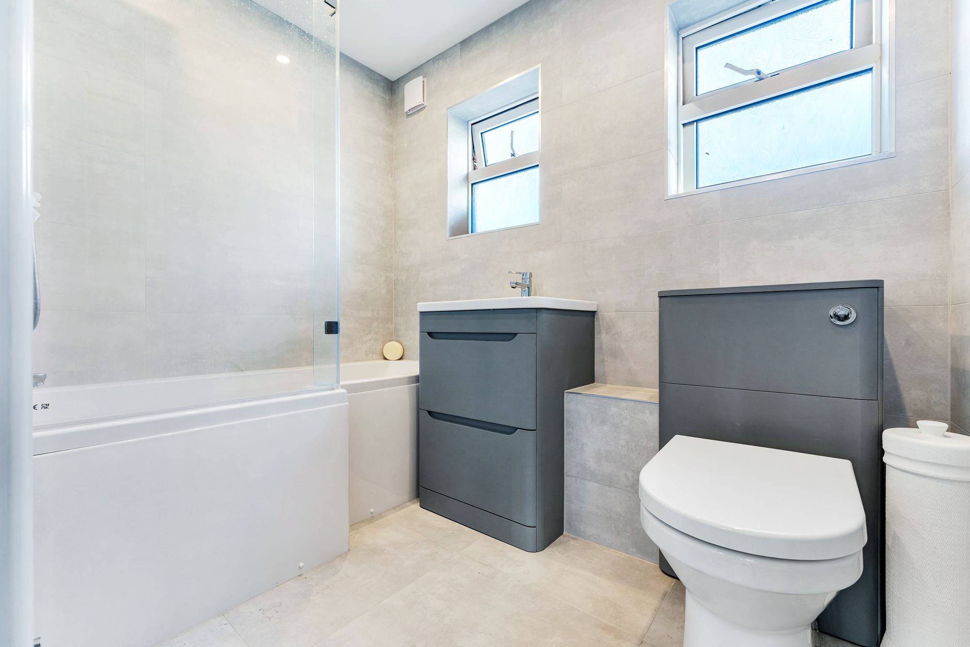 Royal Avenue, Widnes, WA8