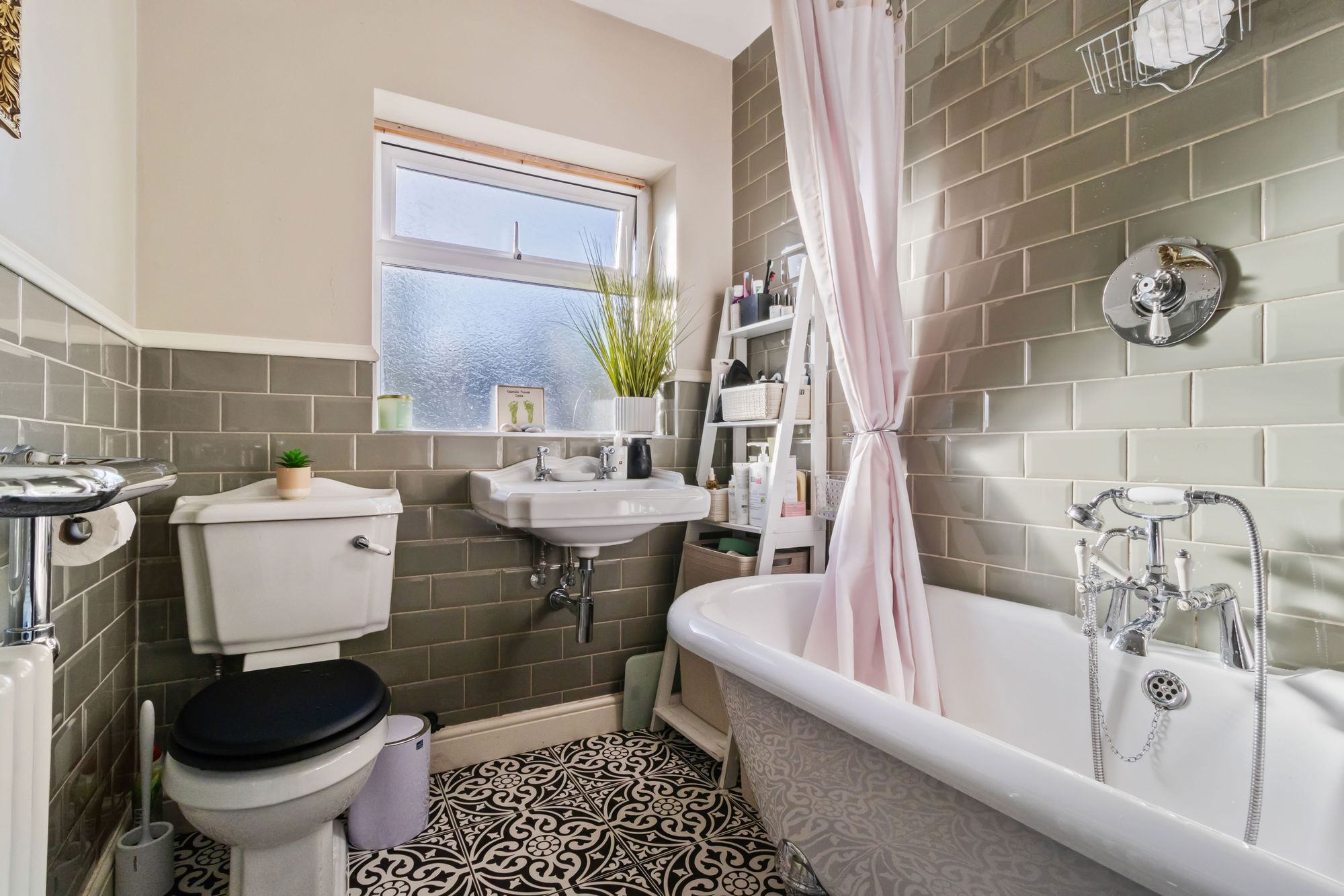 Thelwall New Road, Grappenhall, WA4