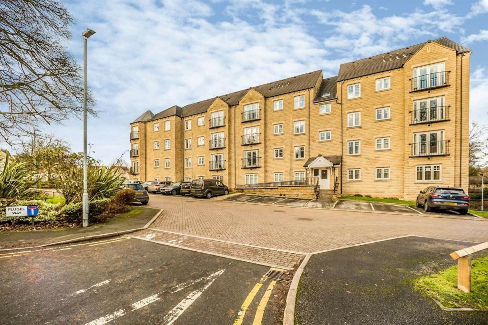 Photo of Flugel Way, Huddersfield, HD3