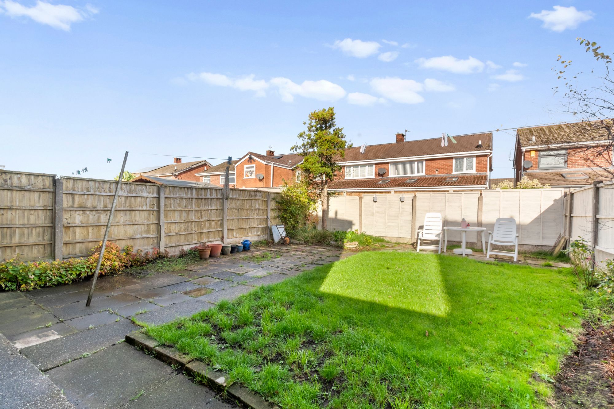 Burns Grove, Warrington