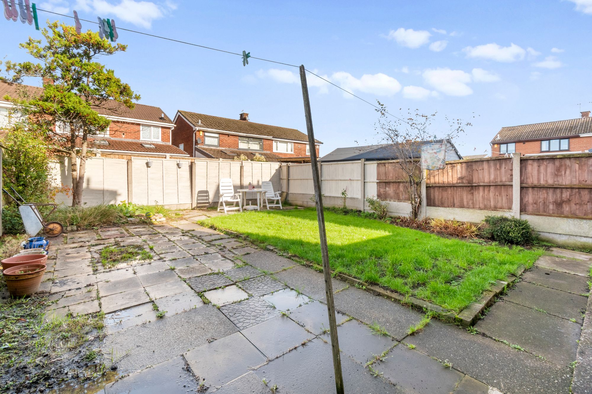 Burns Grove, Warrington