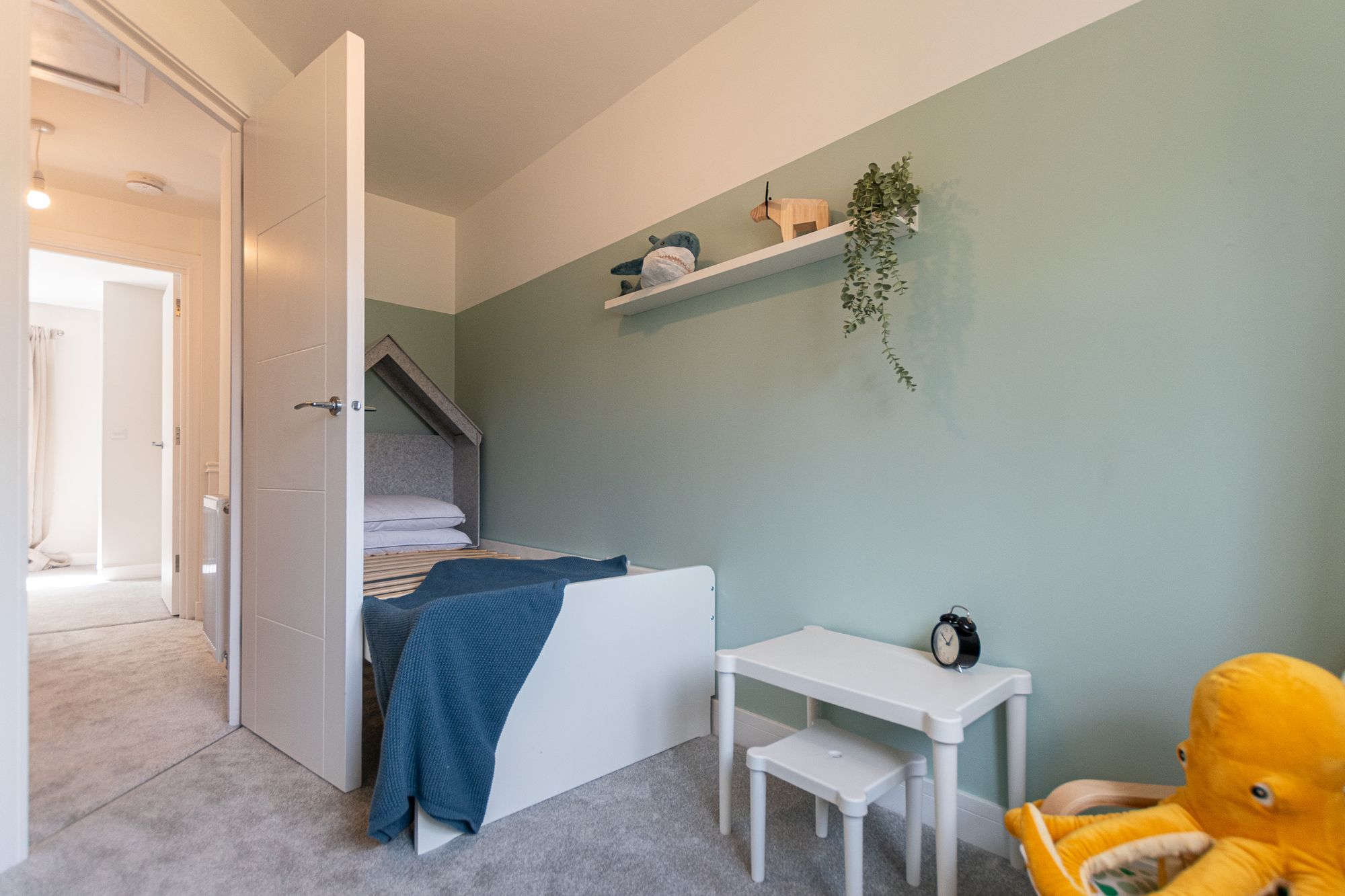 Siren Close, Birchwood, WA3