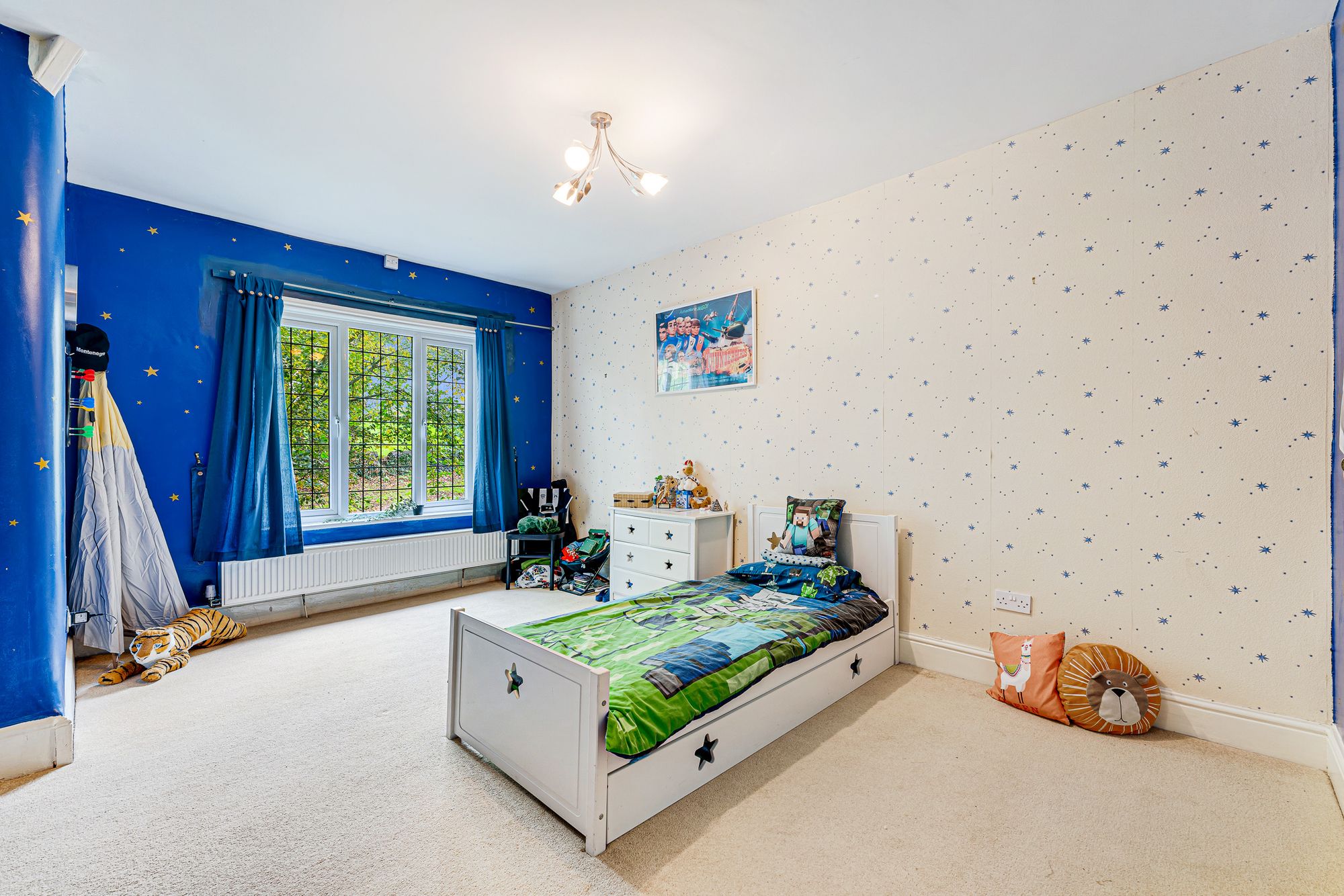 Castle Road, Halton, WA7