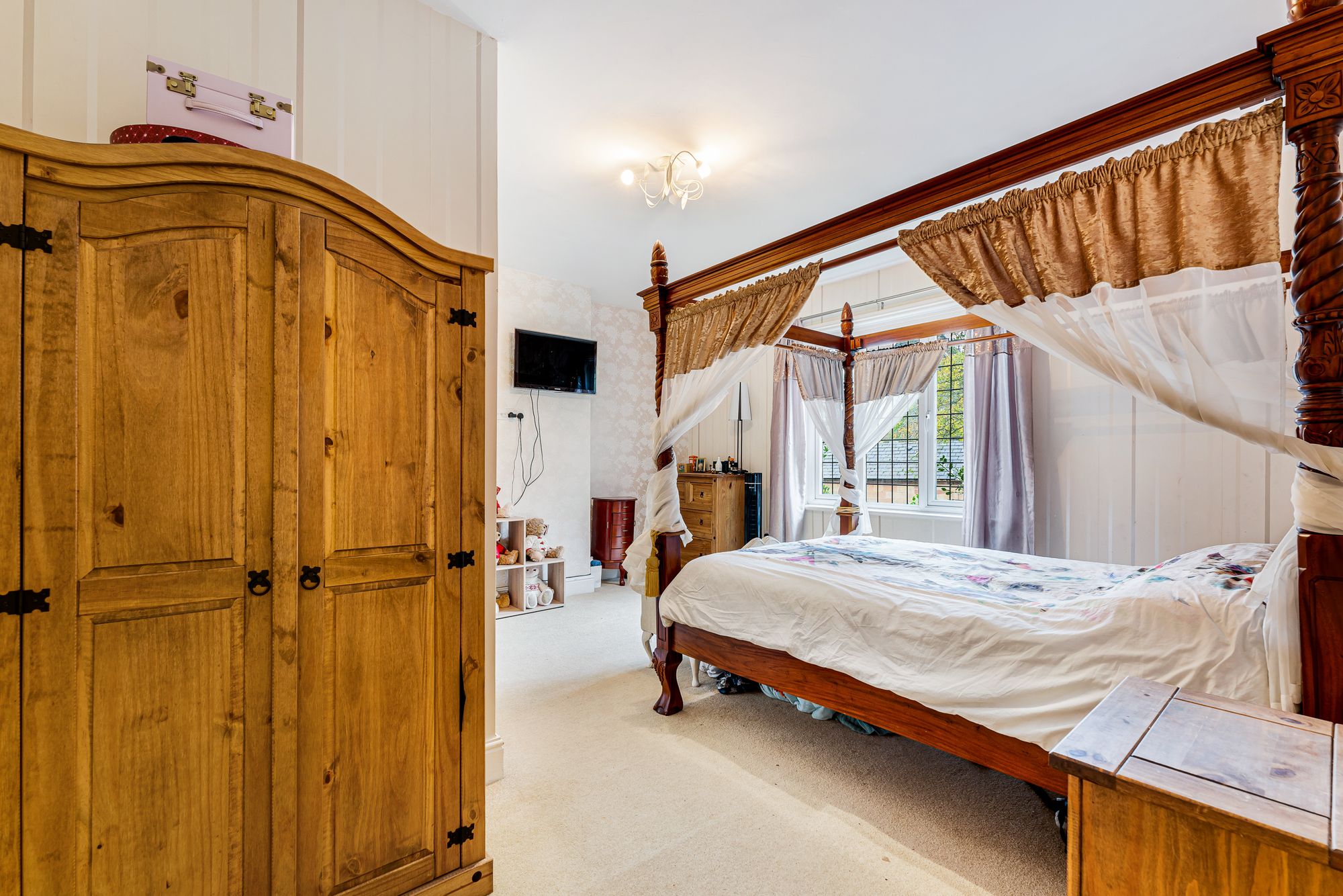 Castle Road, Halton, WA7