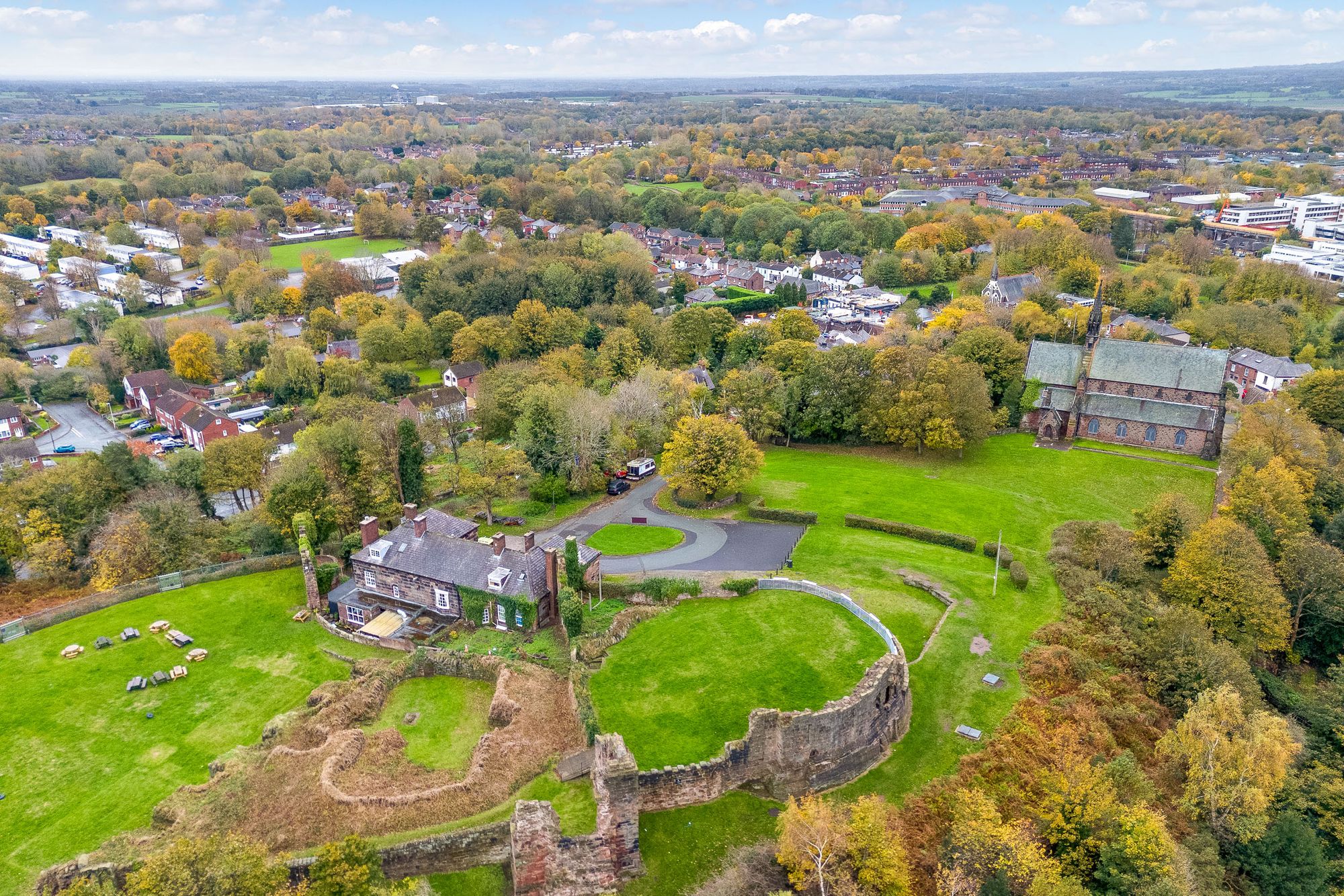 Castle Road, Halton, WA7