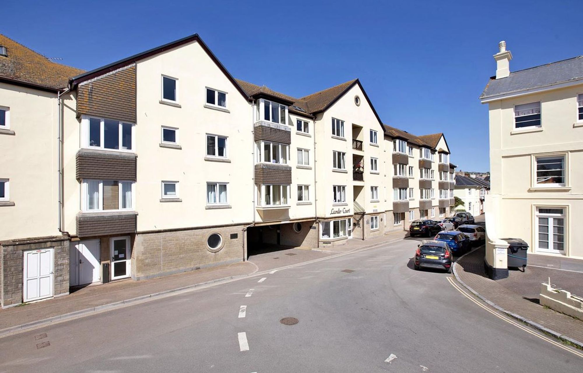 Strand, Leander Court Strand, TQ14
