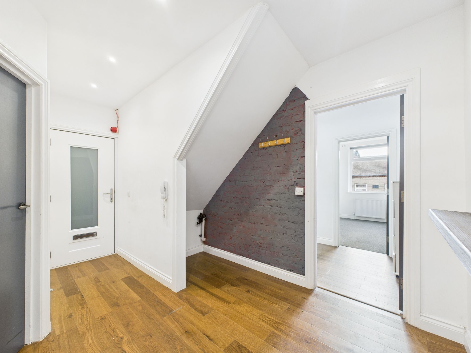 CAM05197G0 PR0148 STILL006