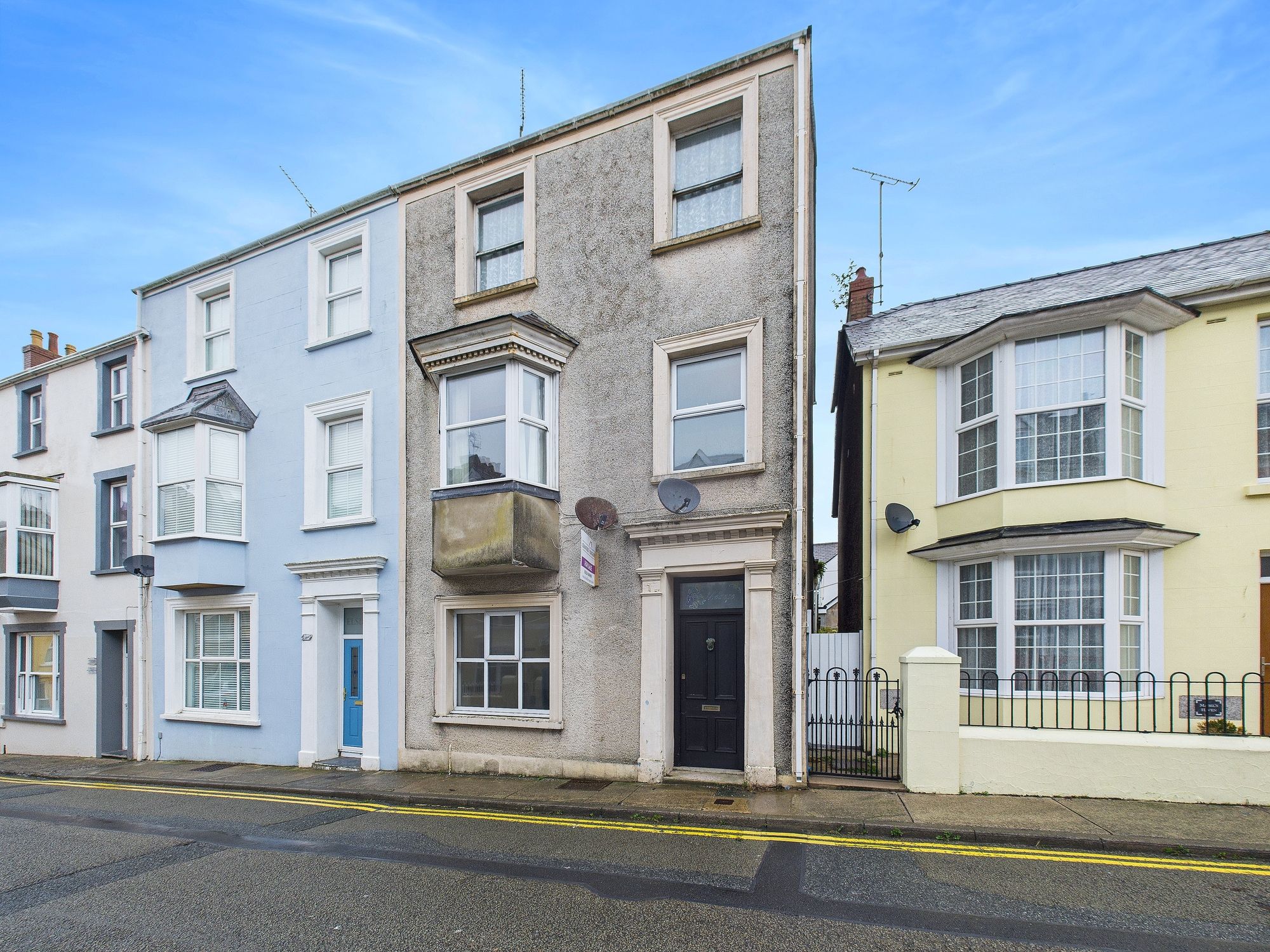 Warren Street, Tenby, SA70