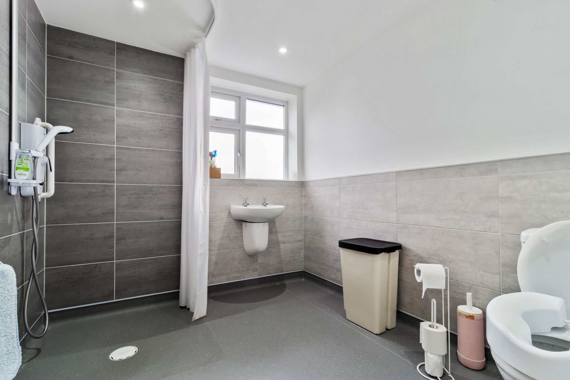 Silverdale Road, Warrington, WA4