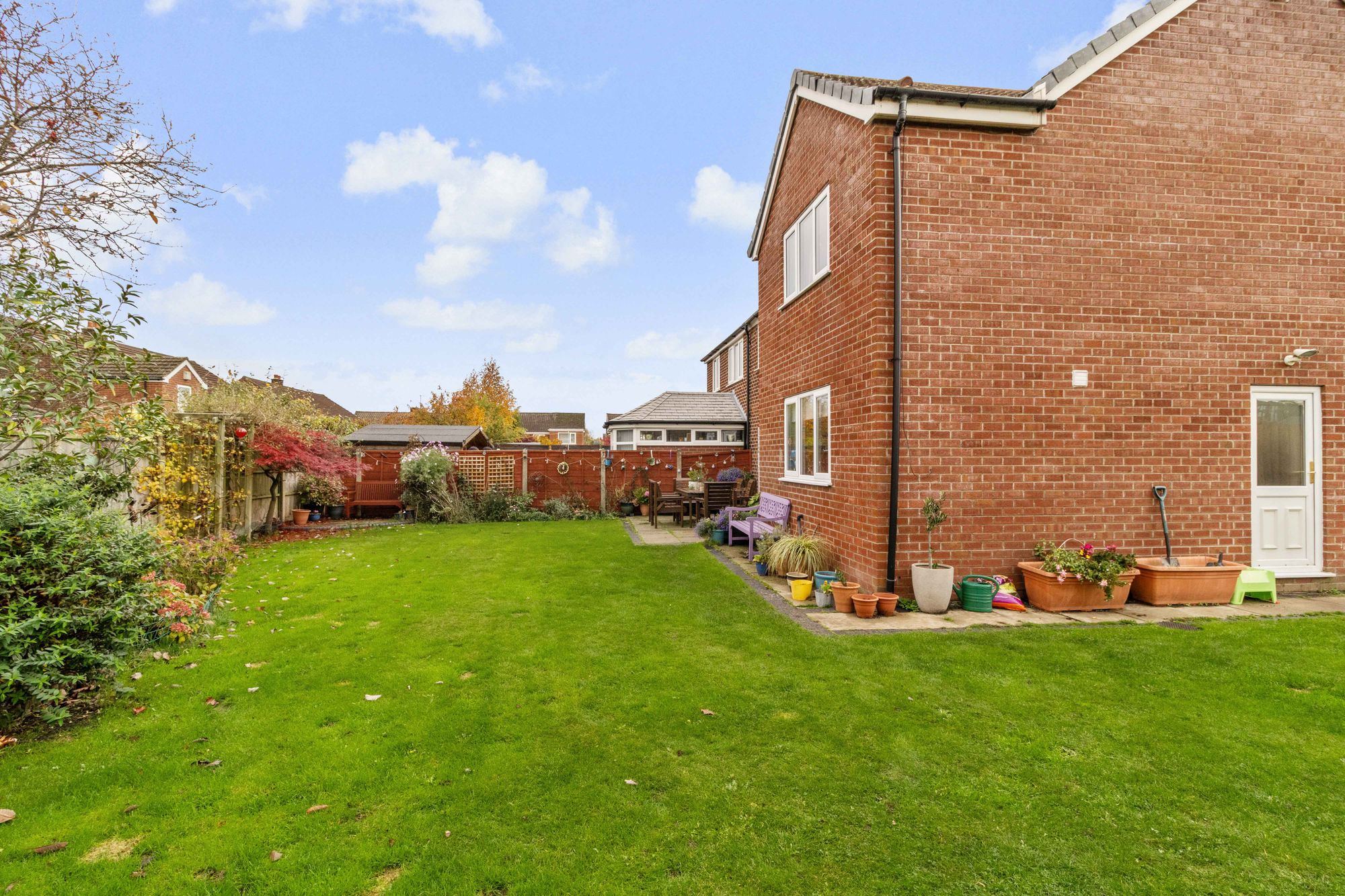 Welwyn Close, Thelwall, WA4