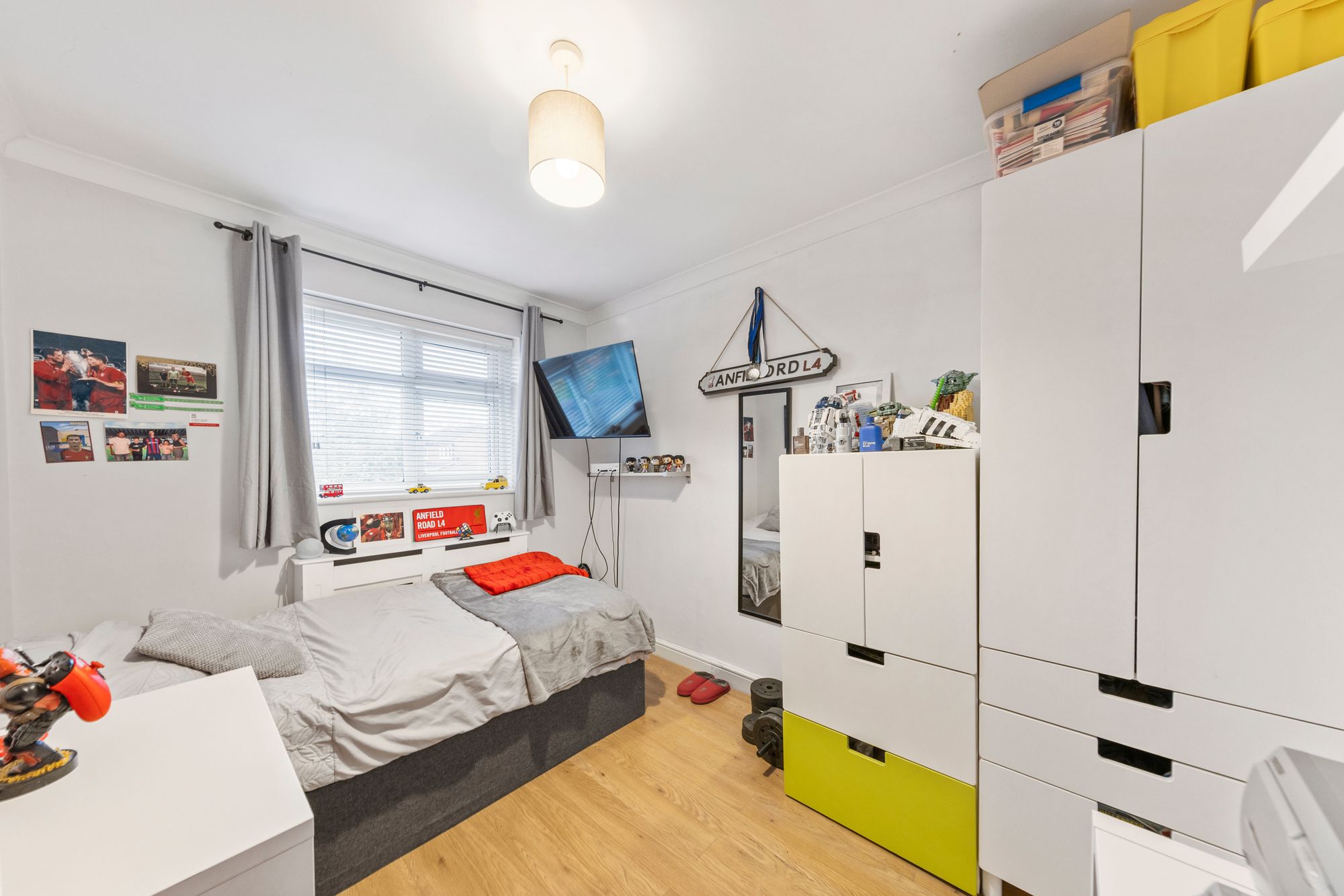 Montrose Close, Fearnhead, WA2