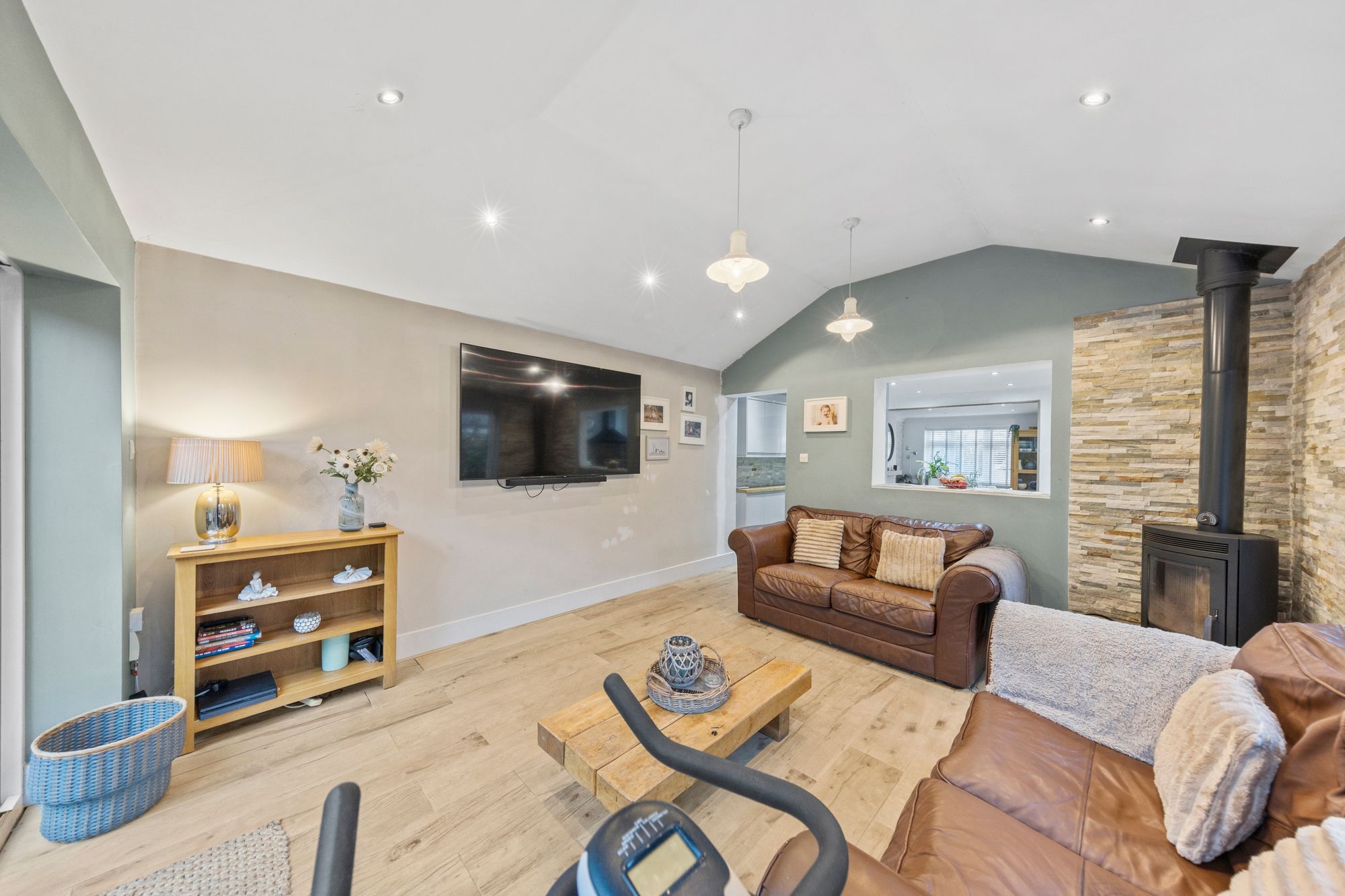 Montrose Close, Fearnhead, WA2