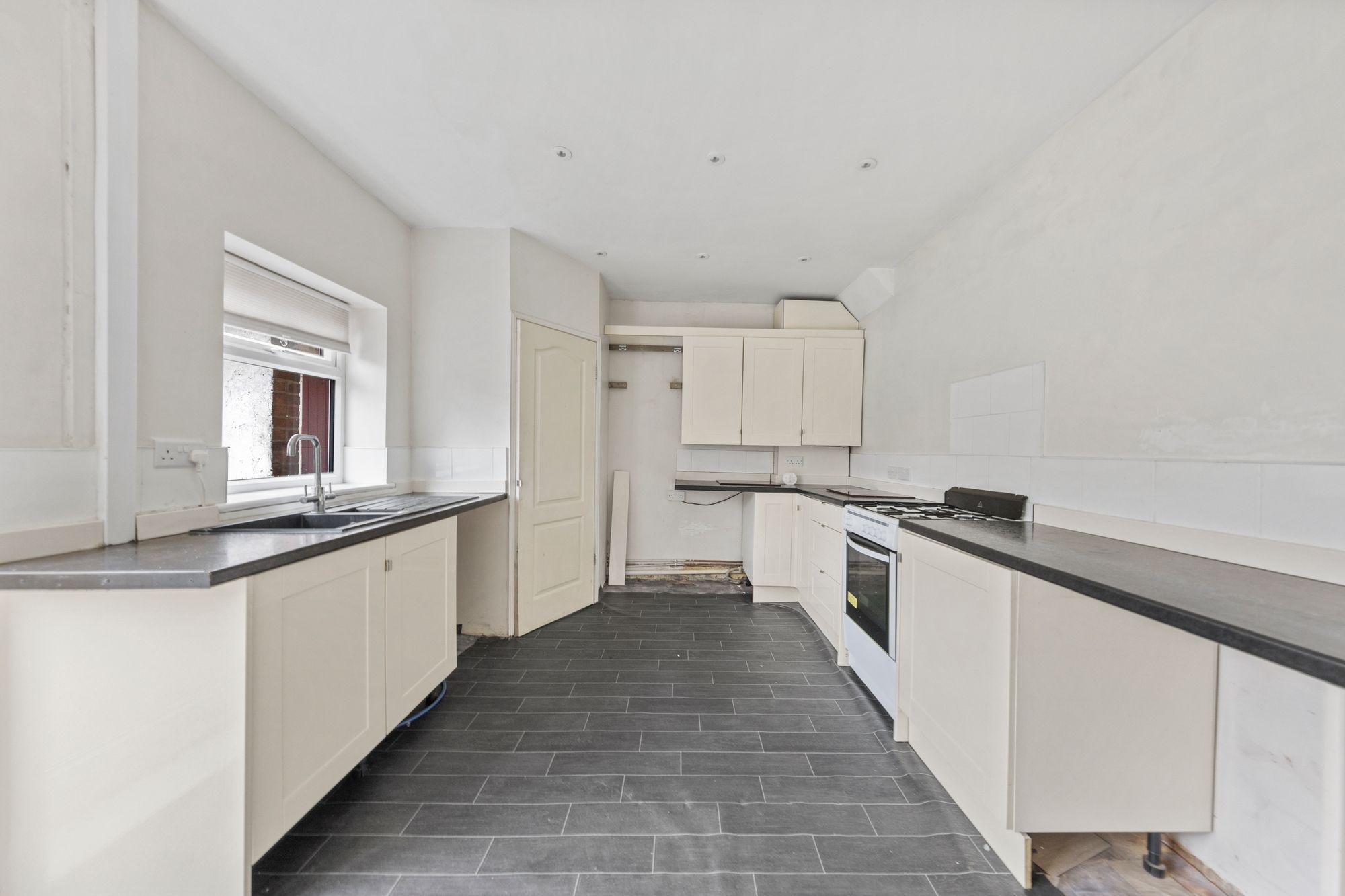 Elston Avenue, Newton-Le-Willows, WA12