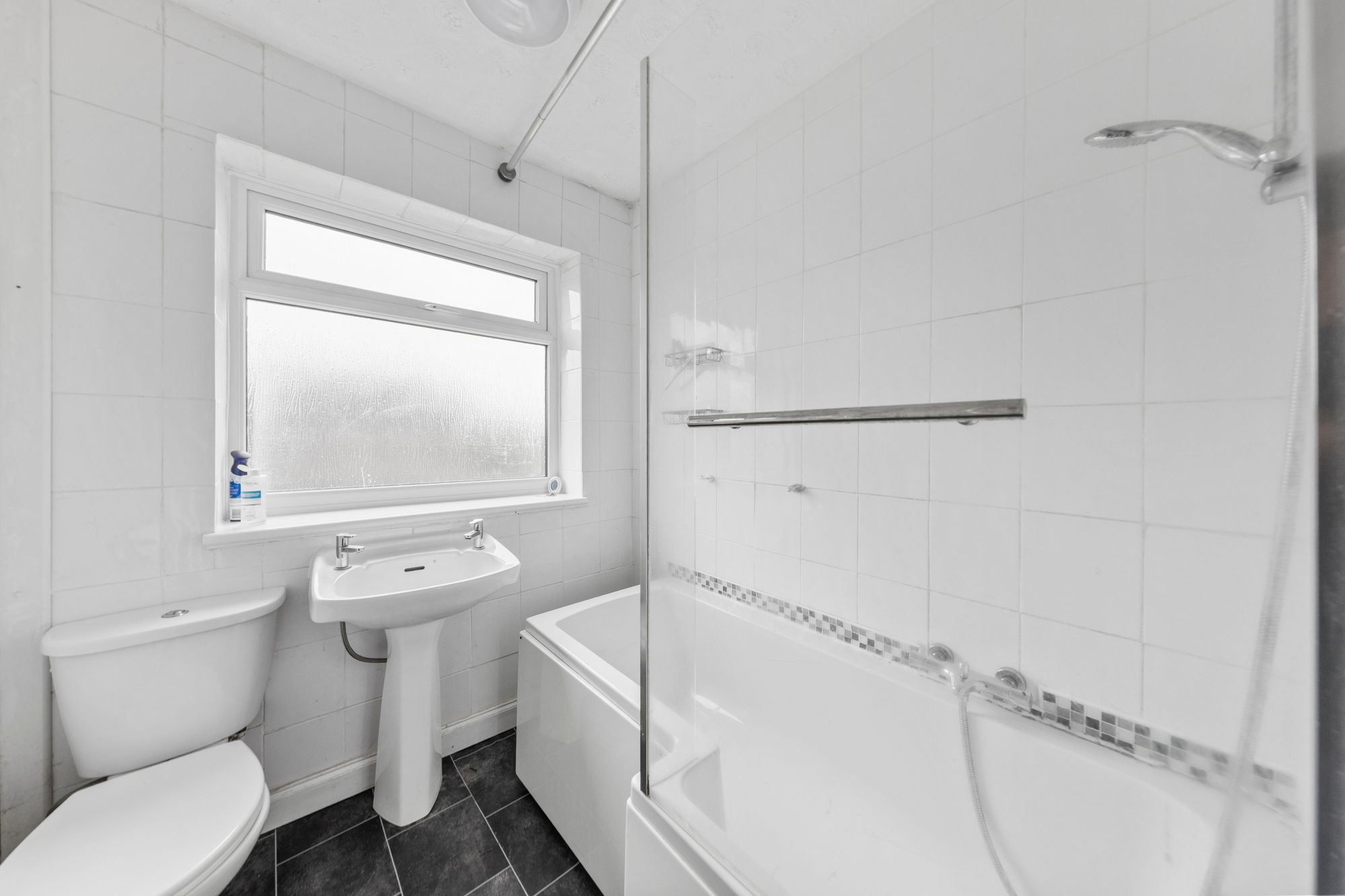 Elston Avenue, Newton-Le-Willows, WA12