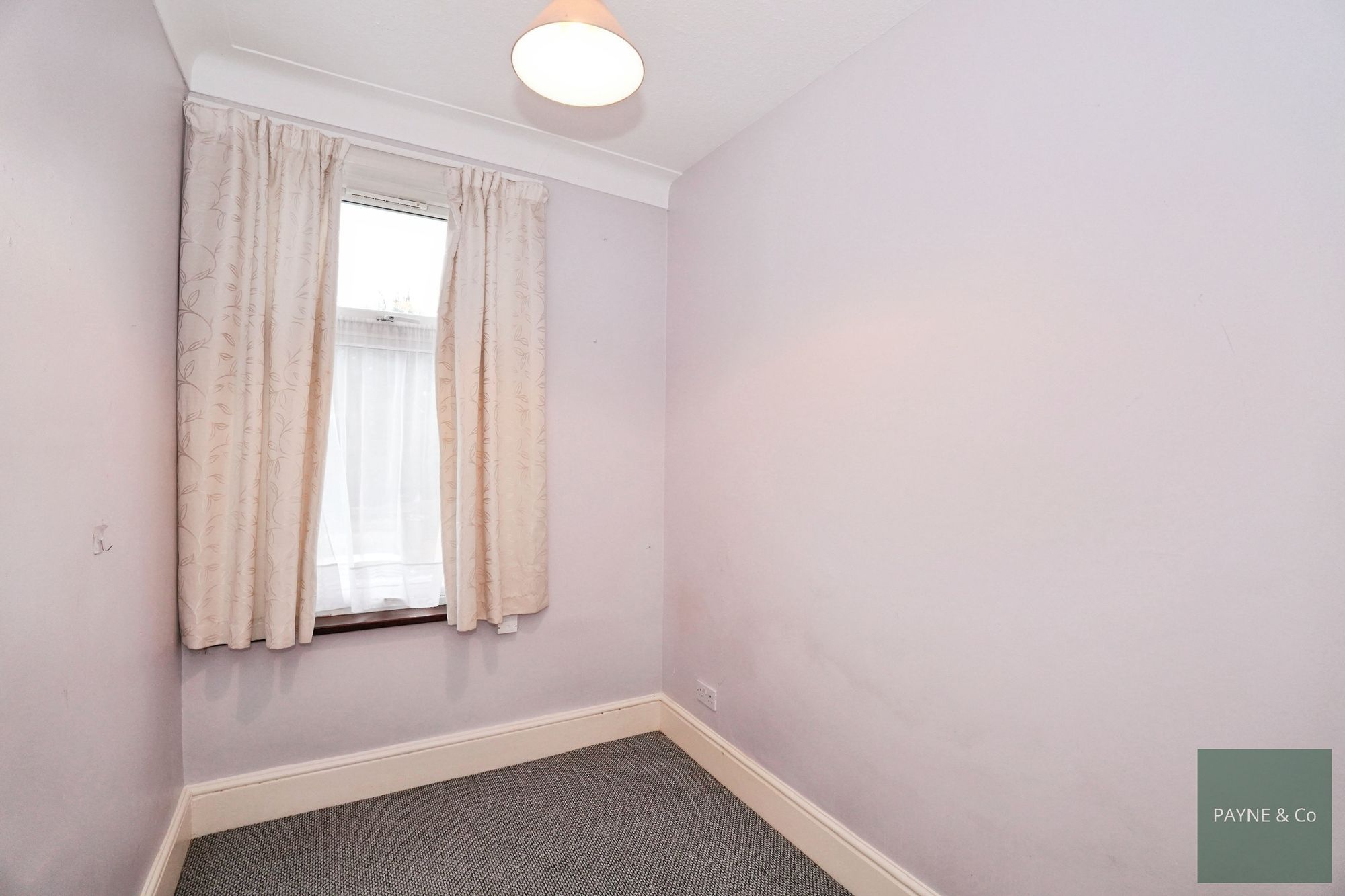 De Vere Gardens, Ilford, IG1
