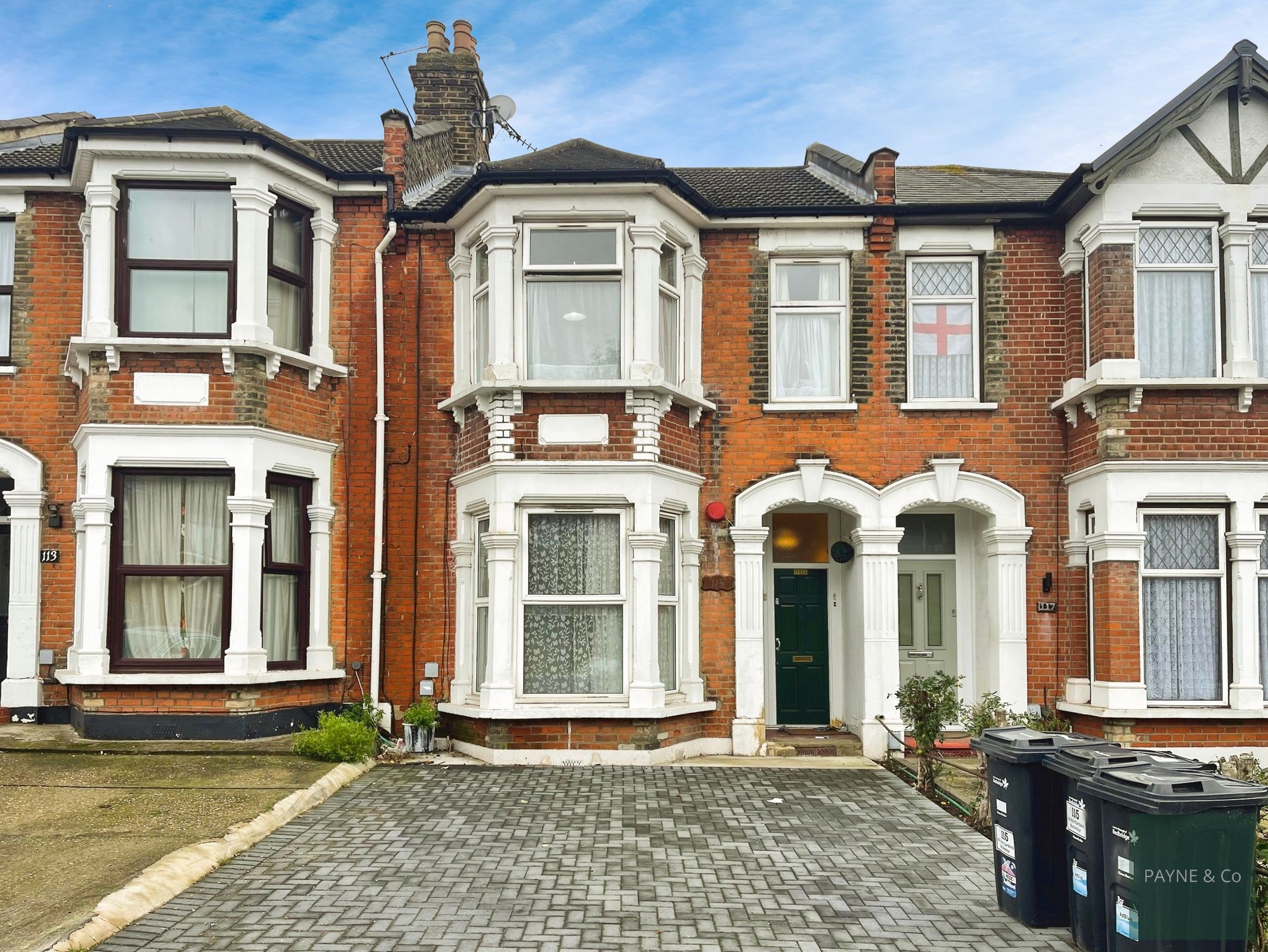 De Vere Gardens, Ilford, IG1