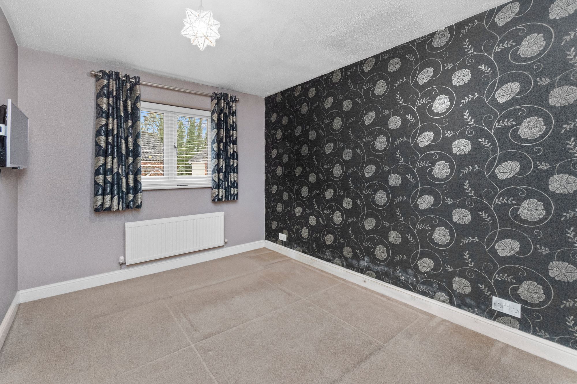 Deacons Close, Croft, WA3