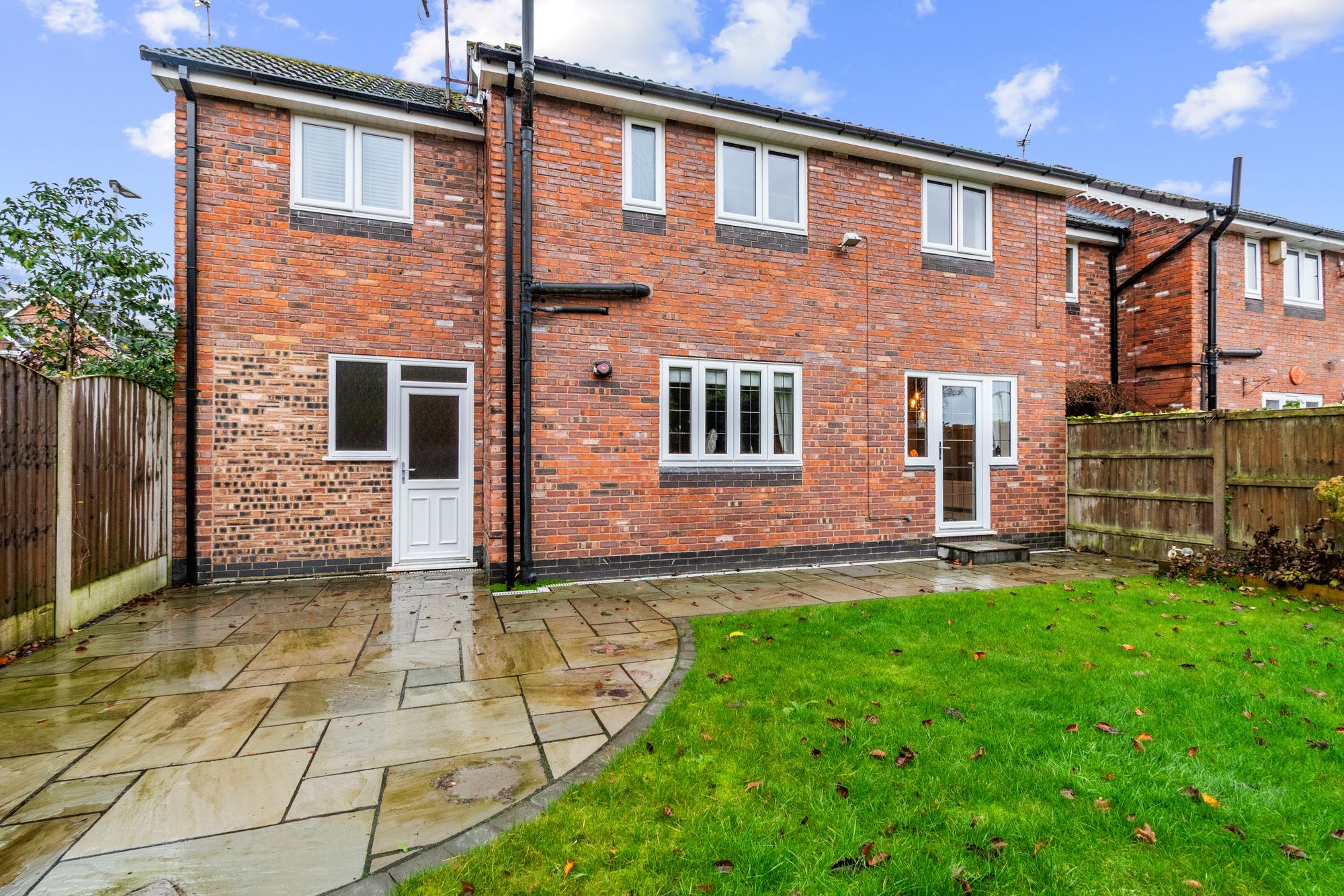 Deacons Close, Croft, WA3