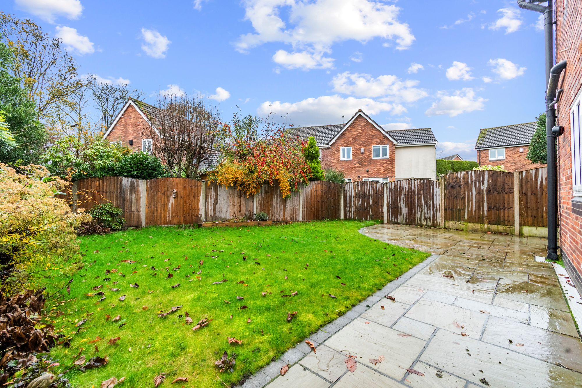 Deacons Close, Croft, WA3