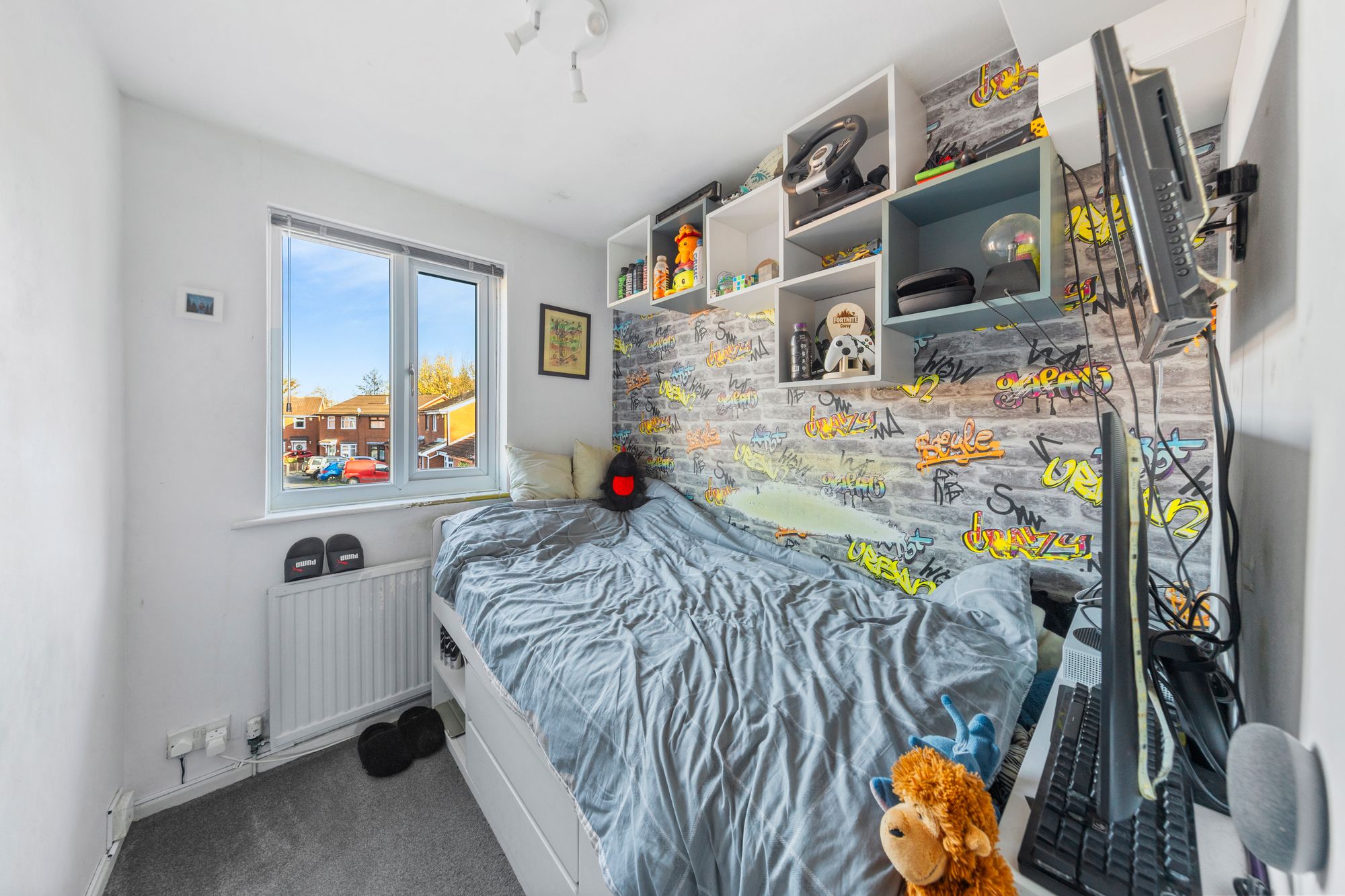 Langland Close, Callands, WA5