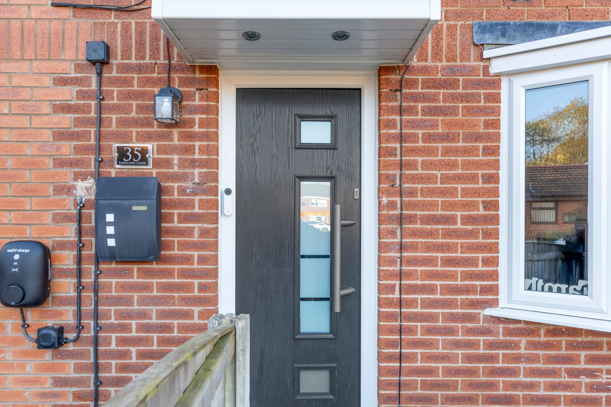 Langland Close, Callands, WA5