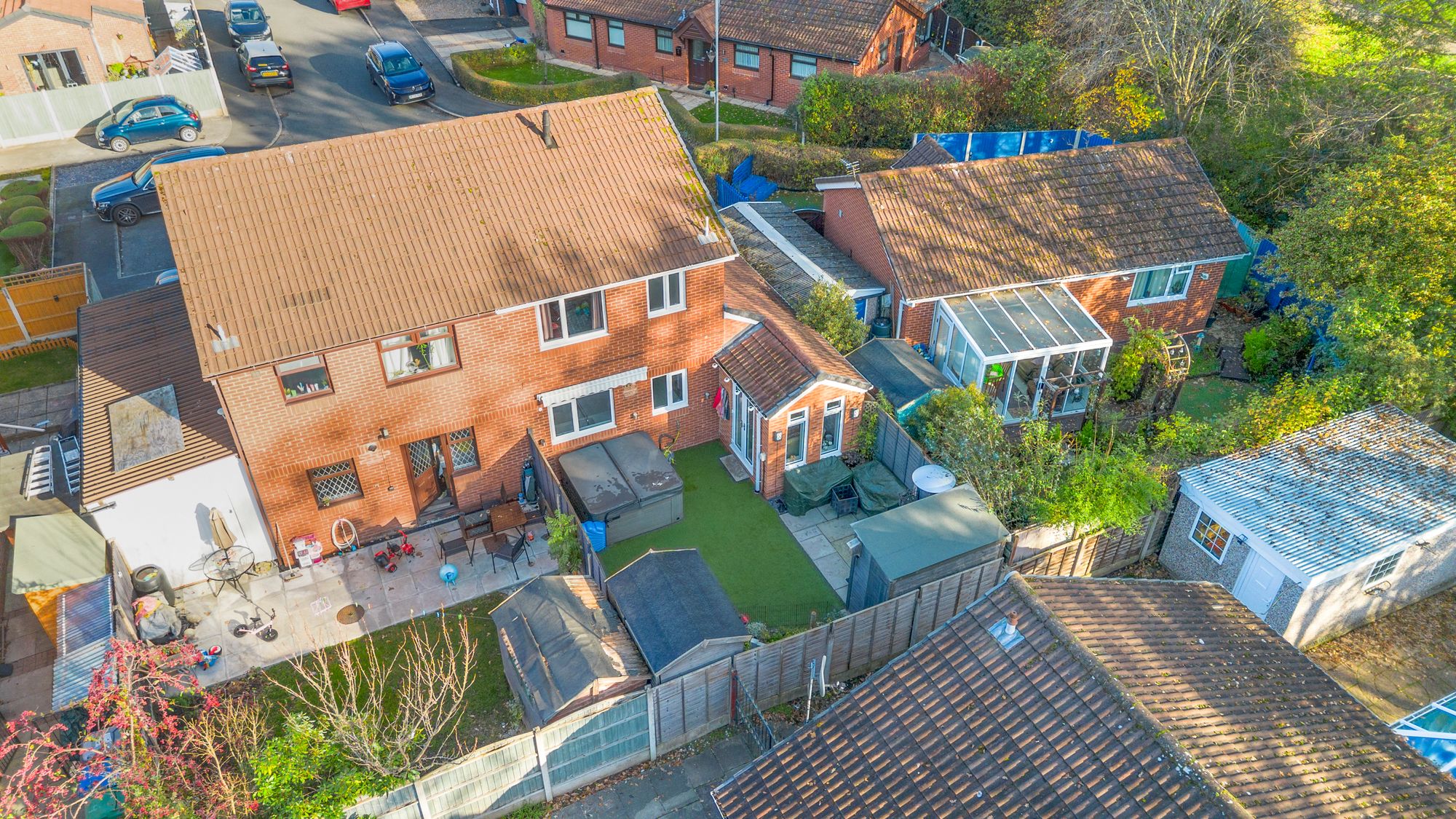 Langland Close, Callands, WA5