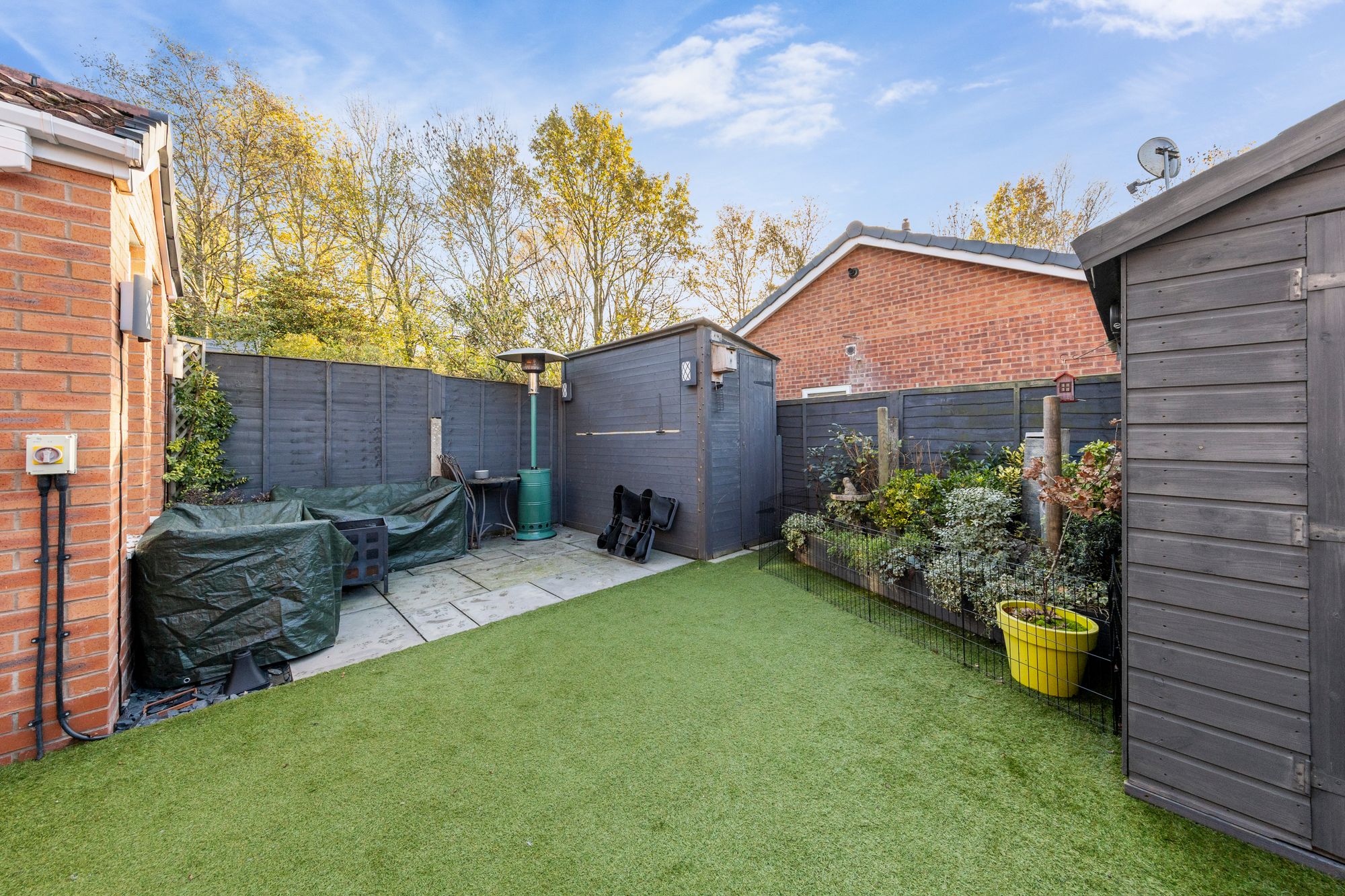 Langland Close, Callands, WA5