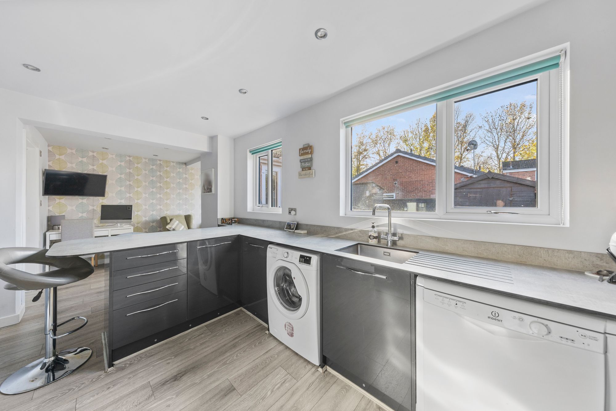 Langland Close, Callands, WA5