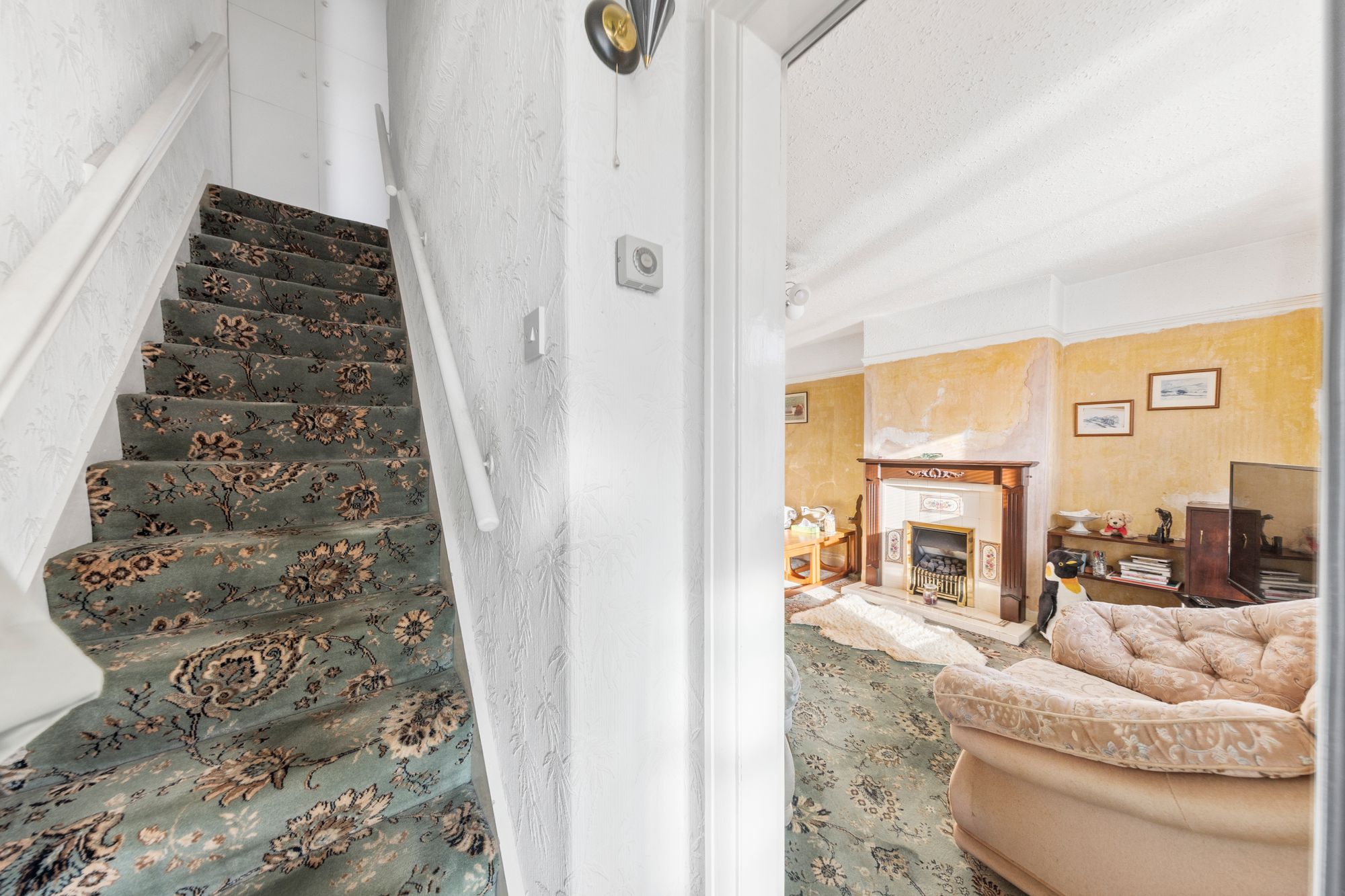 Whitefield Avenue, Newton-Le-Willows