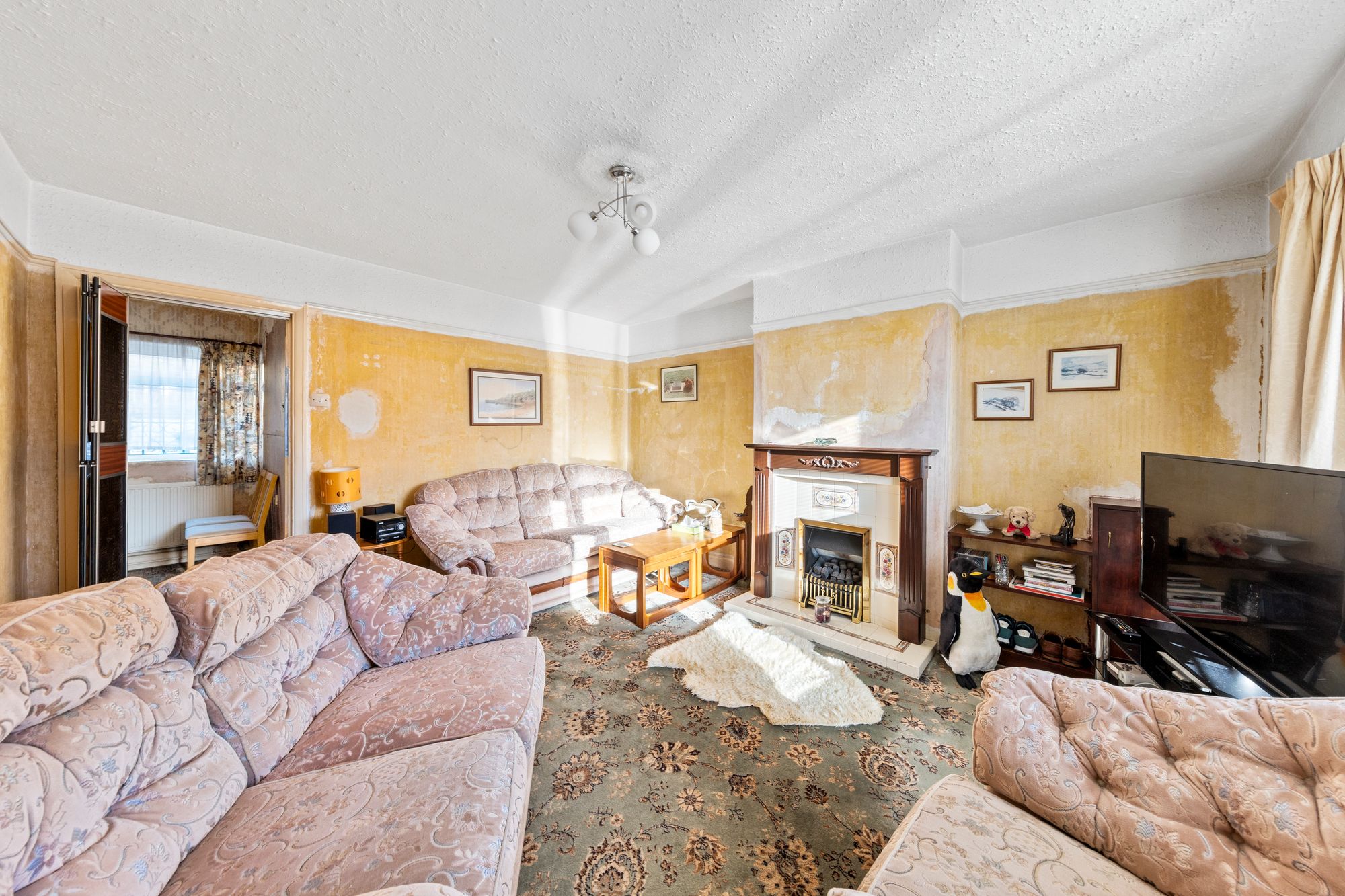 Whitefield Avenue, Newton-Le-Willows