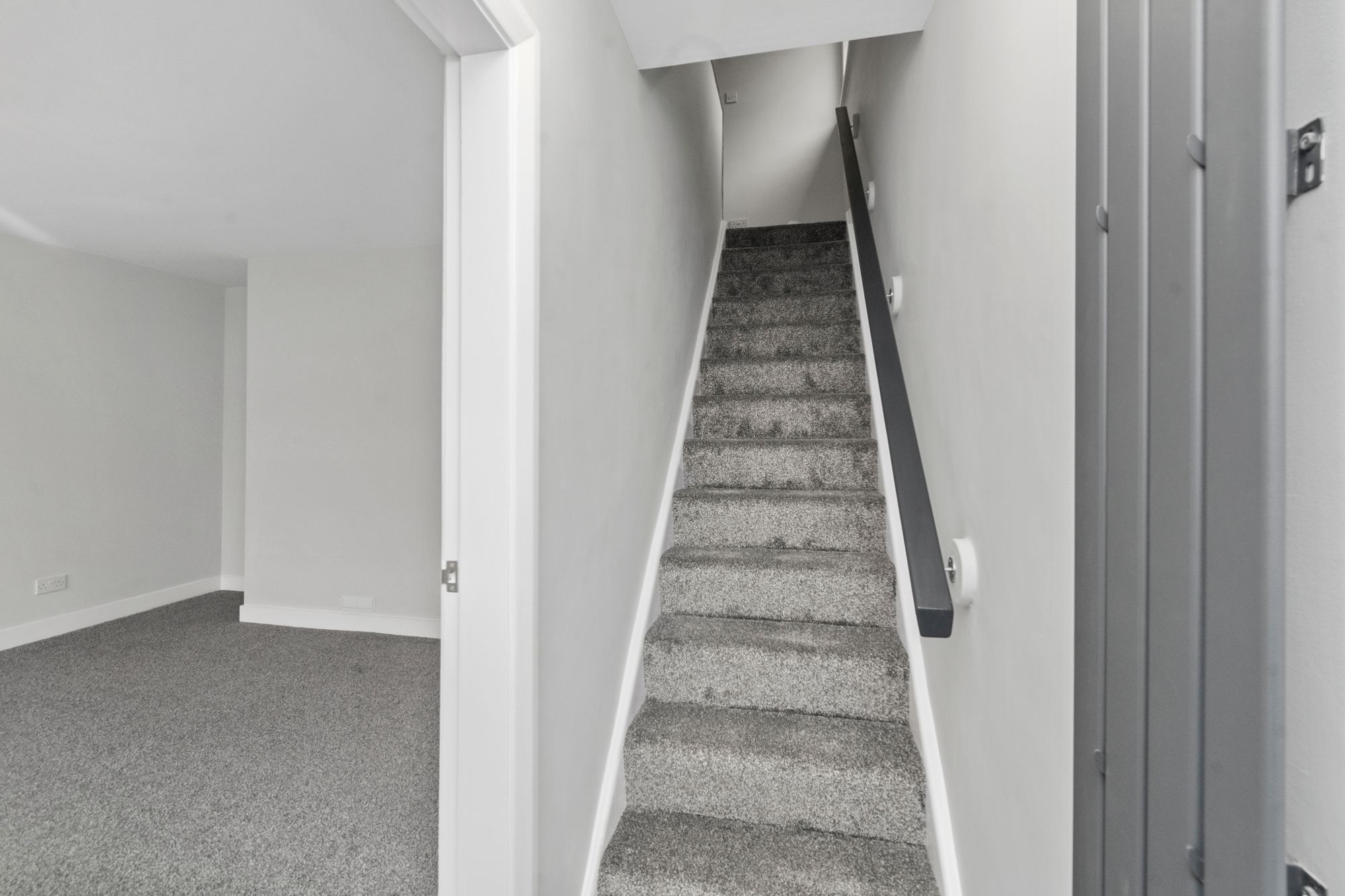 Chapel Cross Road, Fearnhead, WA2