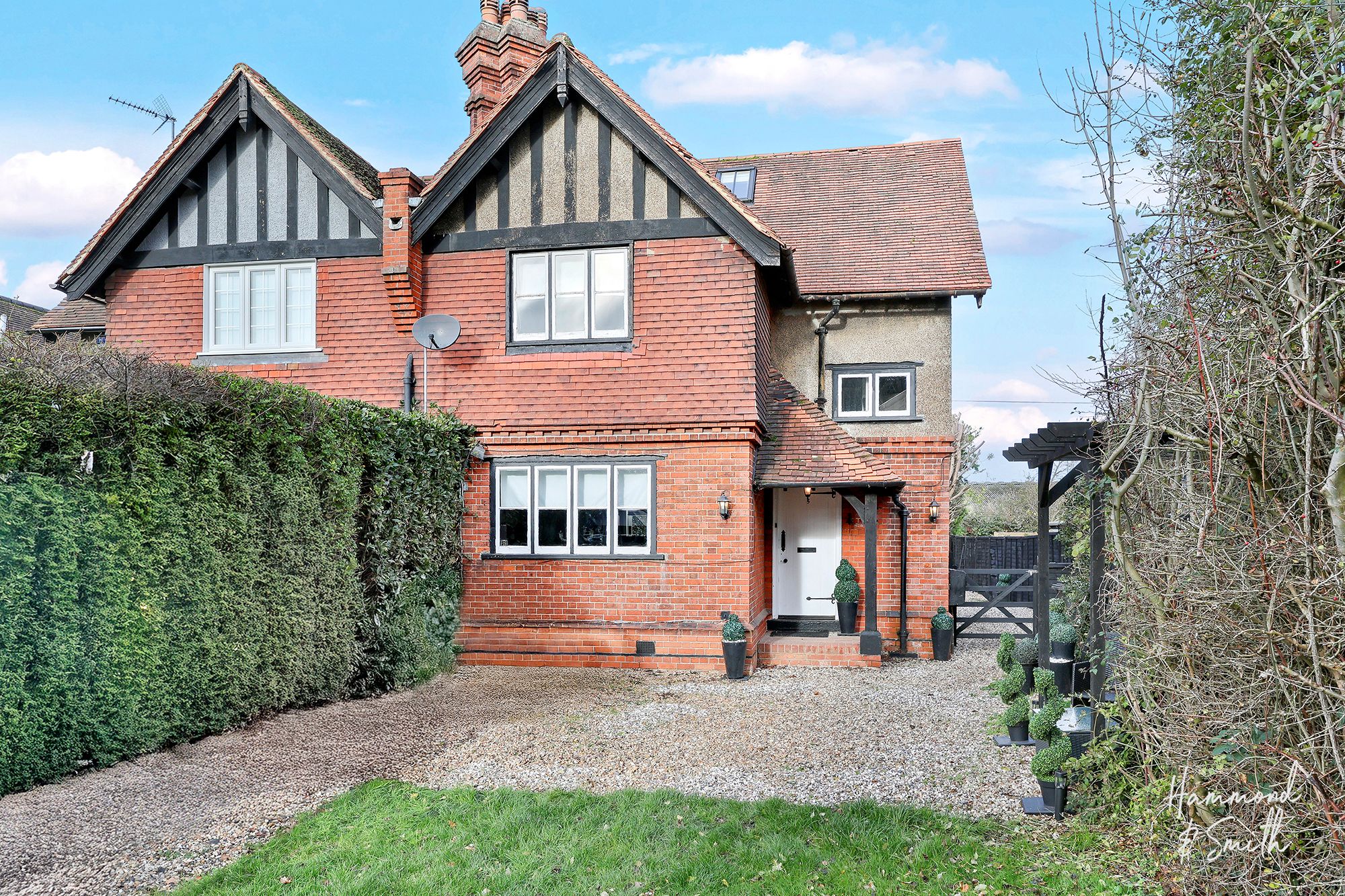 High Road, Epping, CM16