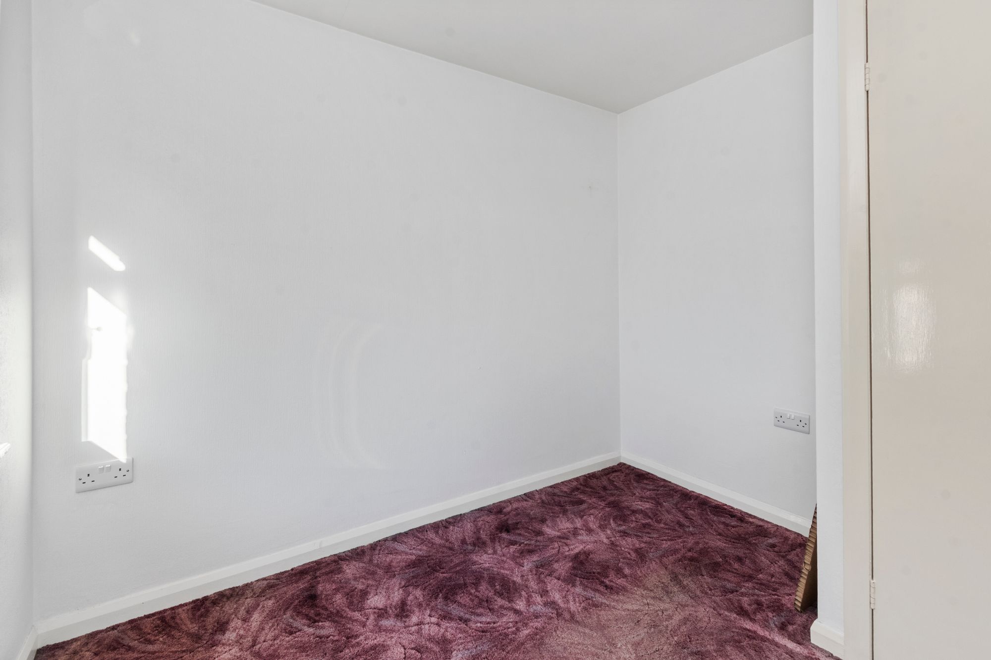 Barnes Avenue, Fearnhead, WA2